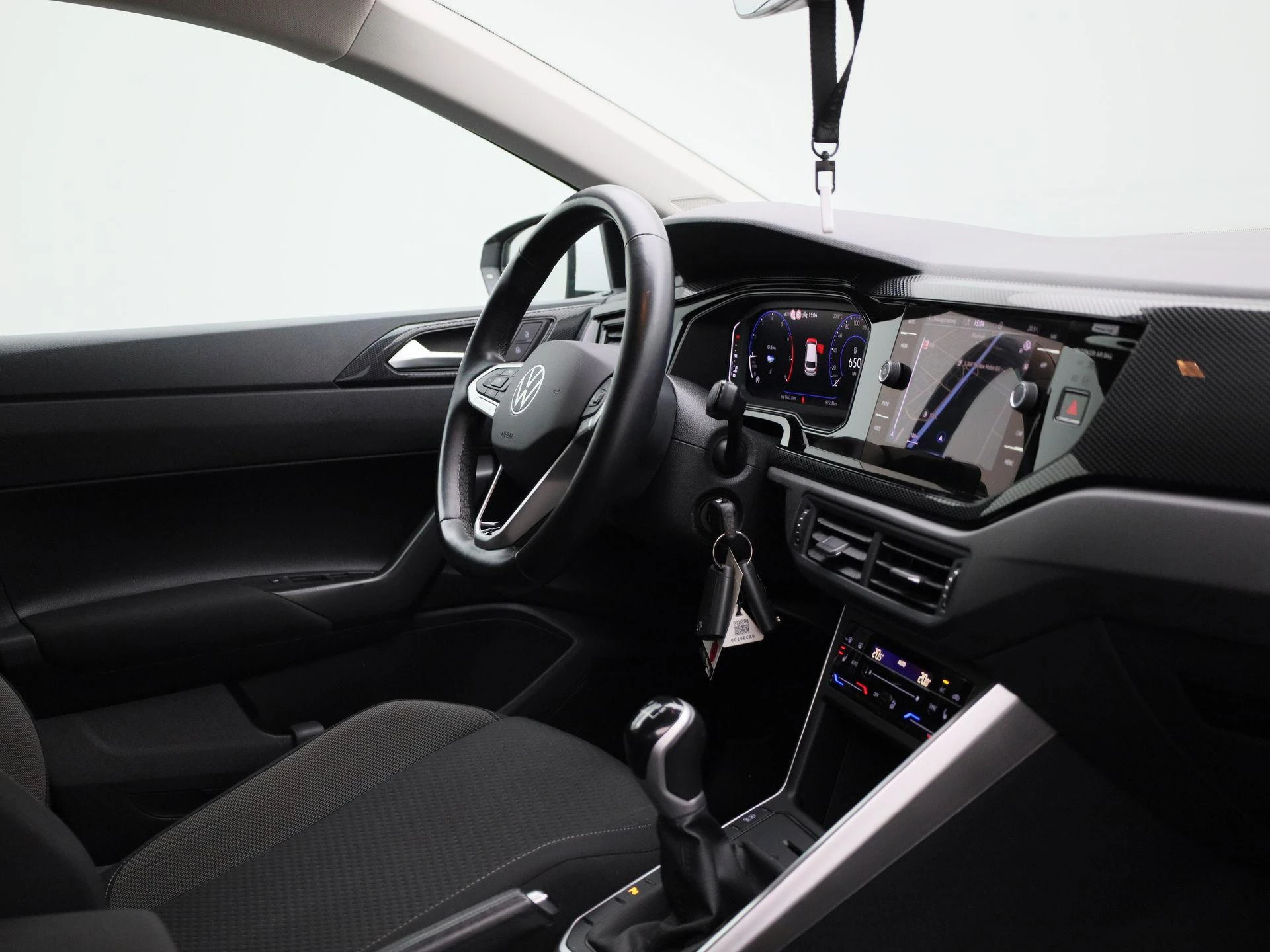 Volkswagen-Polo-image-29