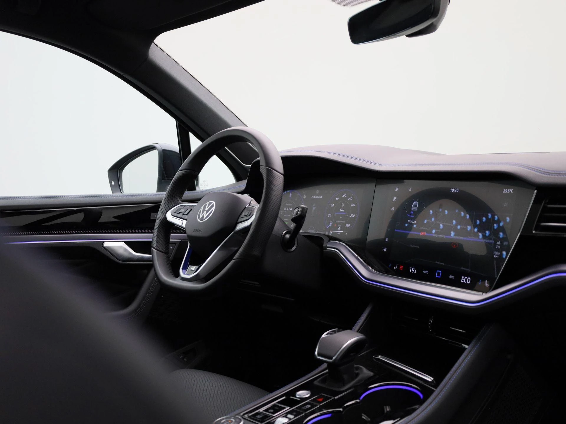 Volkswagen-Touareg-image-49