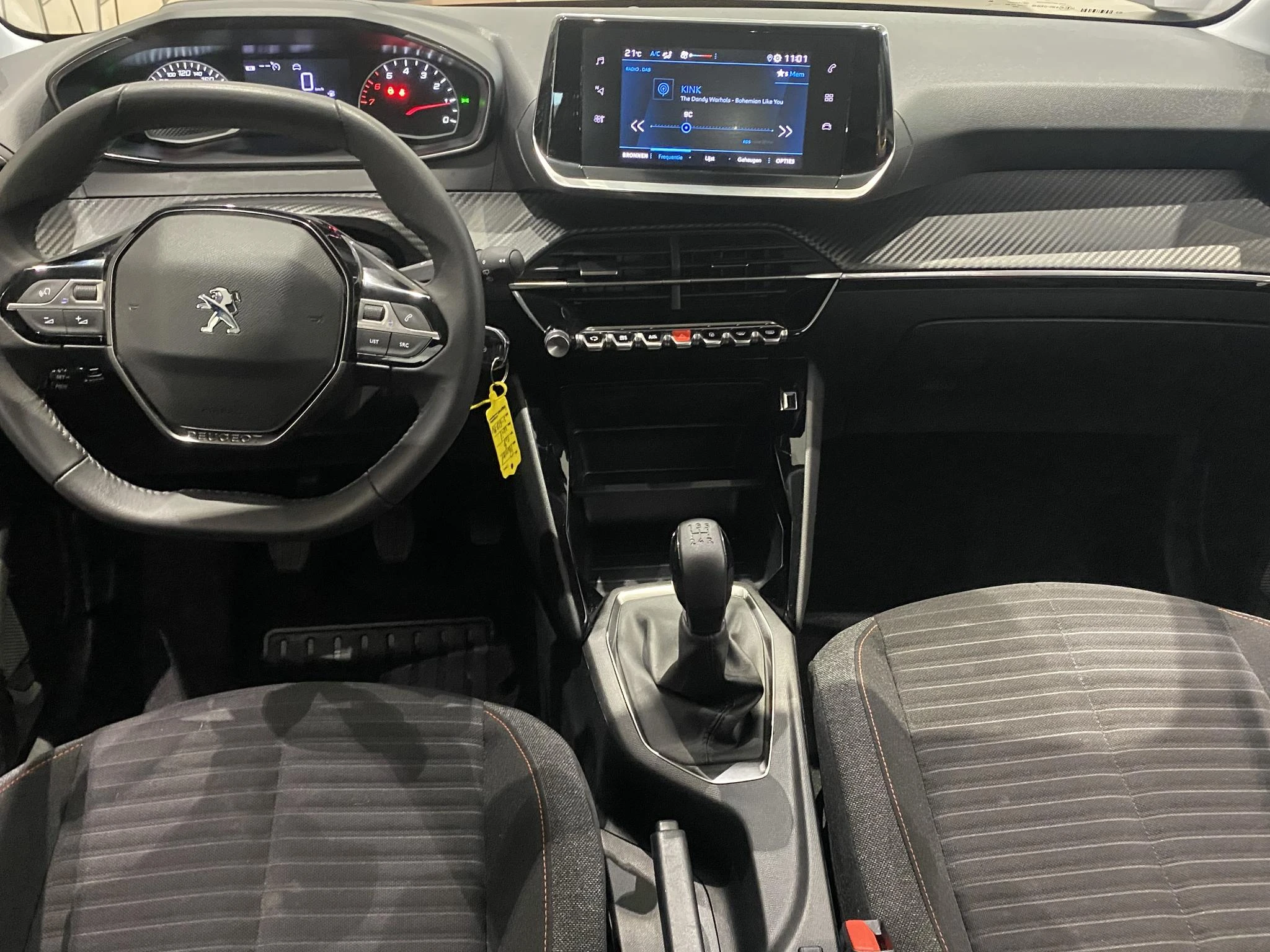 Peugeot-208-image-6