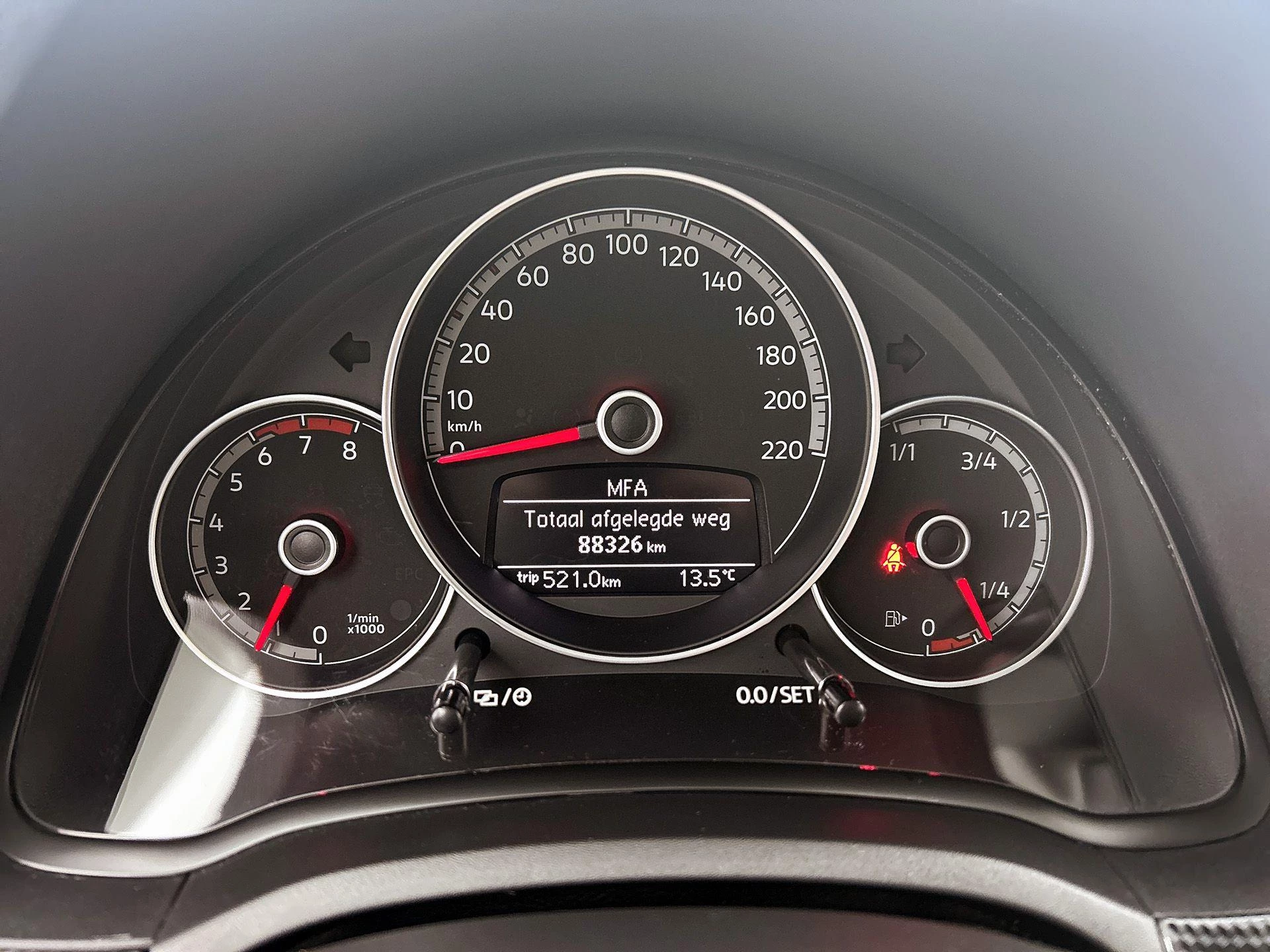 Volkswagen-up!-image-11