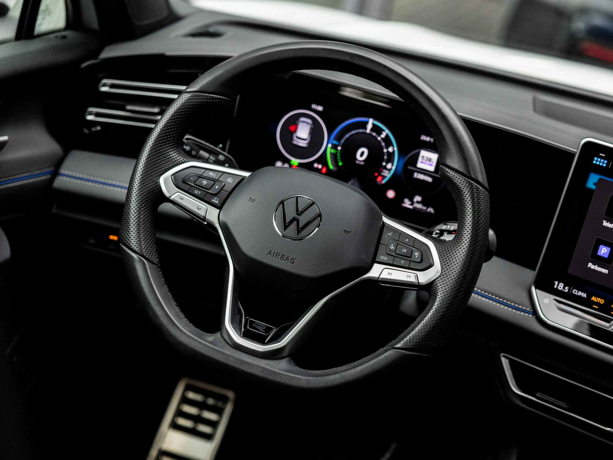 Volkswagen-Tiguan-image-21