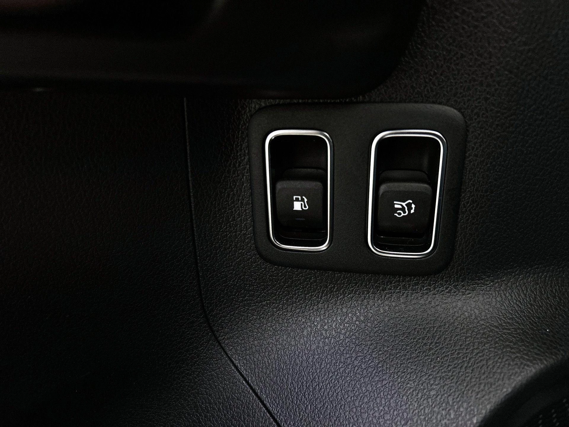 Mercedes-Benz-GLA-image-8