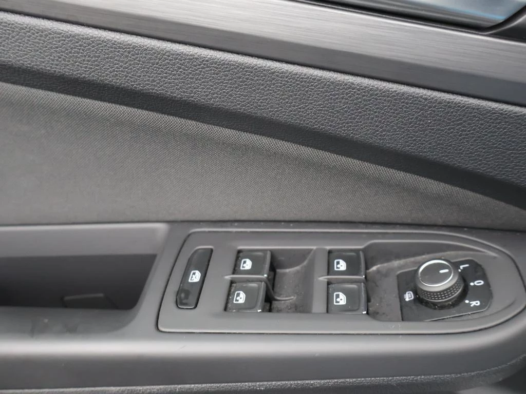 Volkswagen Golf VIII eHybrid New Golf Style 1.4eHybrid 204PK *AUTOMAAT*VIRTUAL COCKPIT*PDC*ACC*ALCANTARA*APP-CONNECT*...*