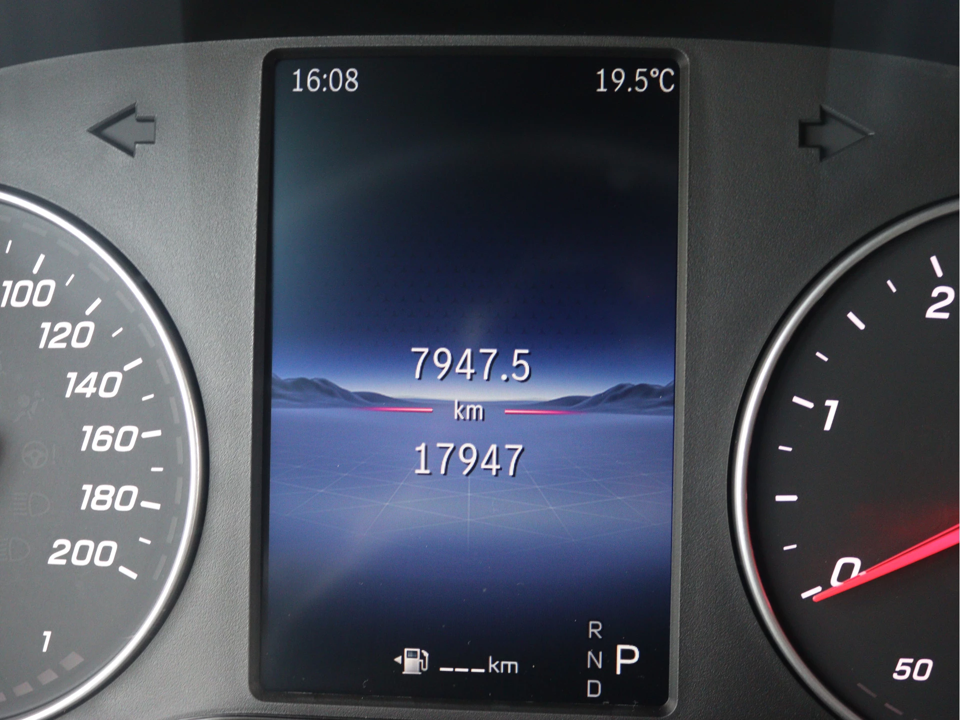 Mercedes-Benz-Sprinter-image-5