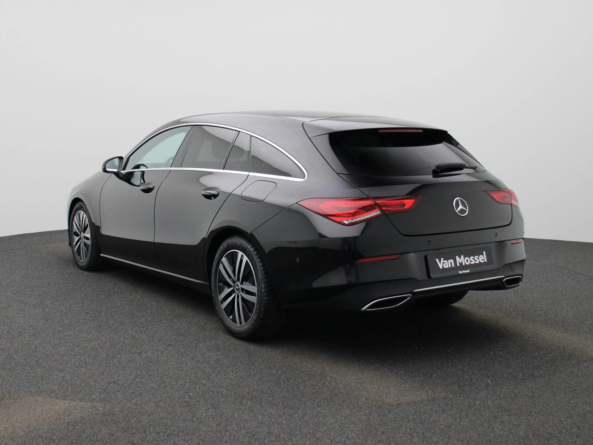 Mercedes-Benz-CLA-image-1