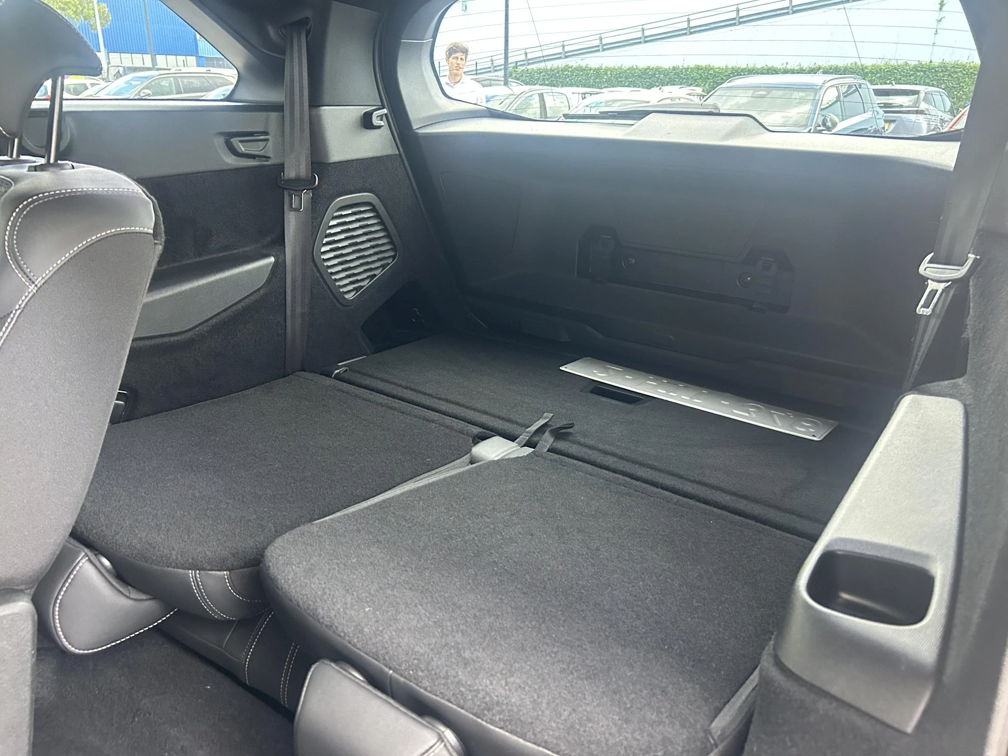 Peugeot-5008-image-9