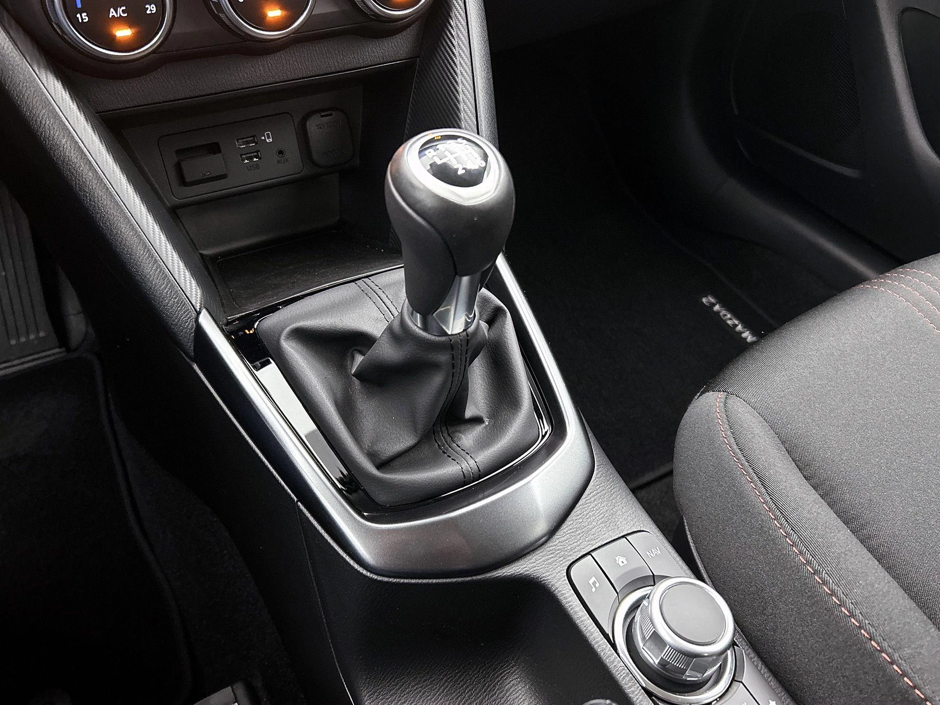 Mazda-2-image-34