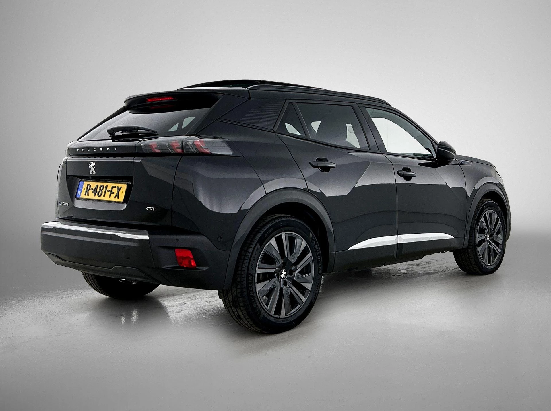 Peugeot-e-2008-image-3