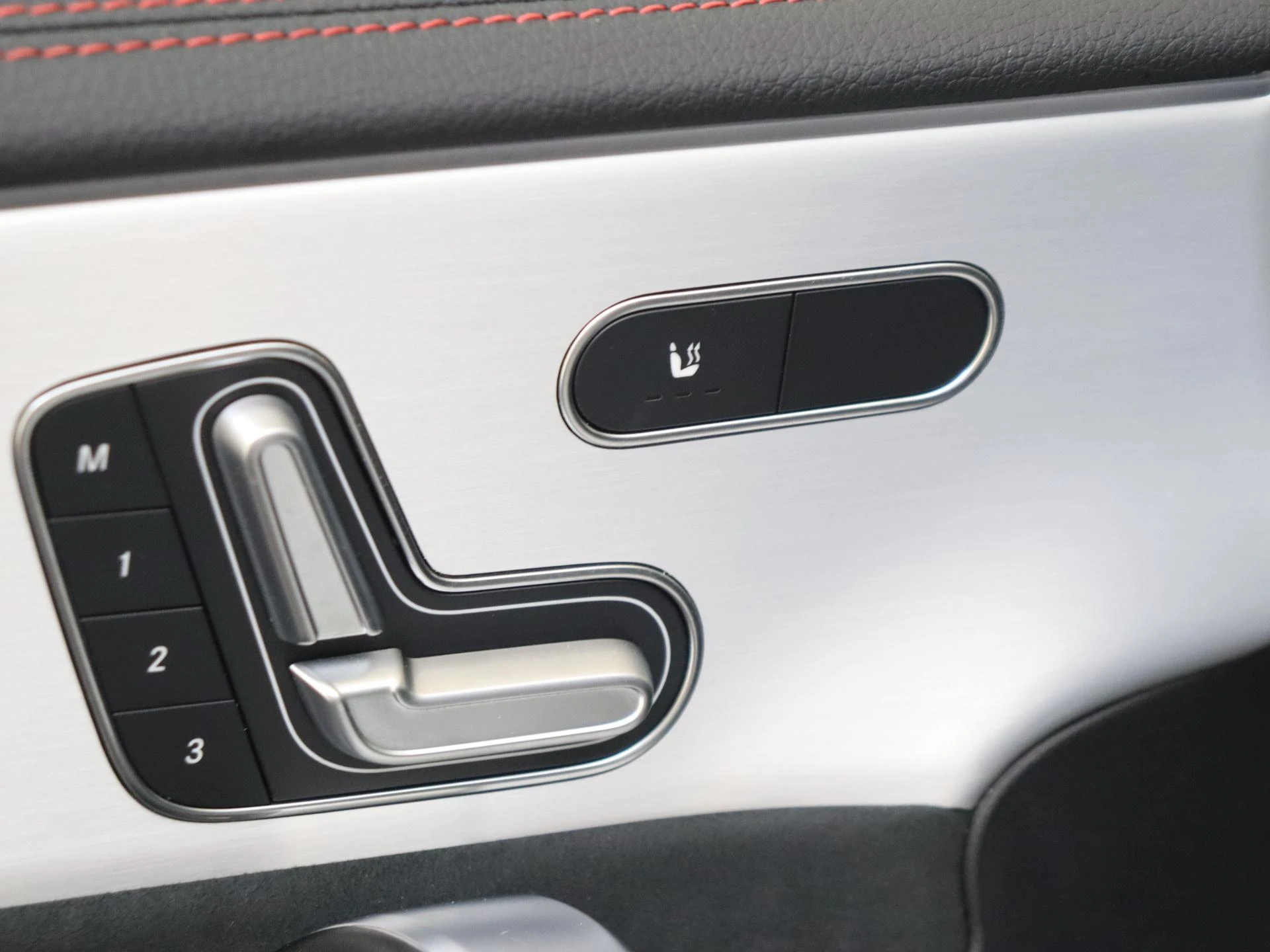 Mercedes-Benz-CLA-image-25