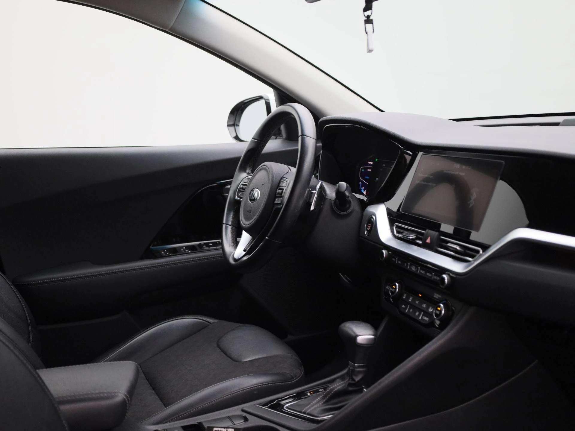 Kia-Niro-image-28