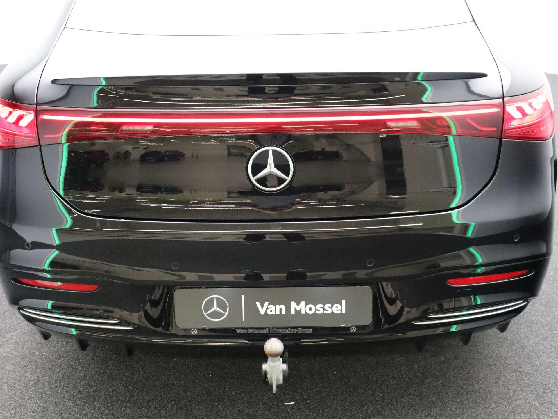 Mercedes-Benz-EQS-image-29