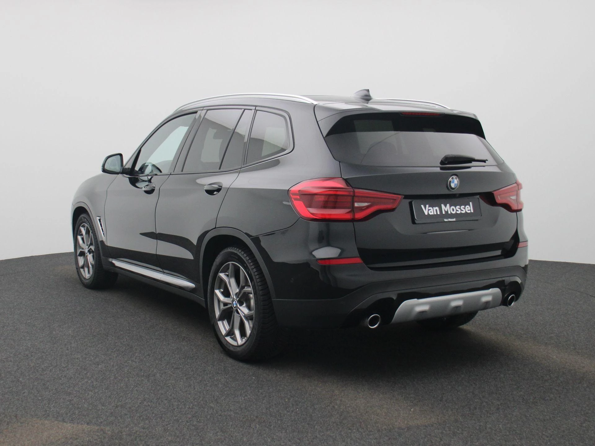 BMW X3 sDrive18d (110 kW)