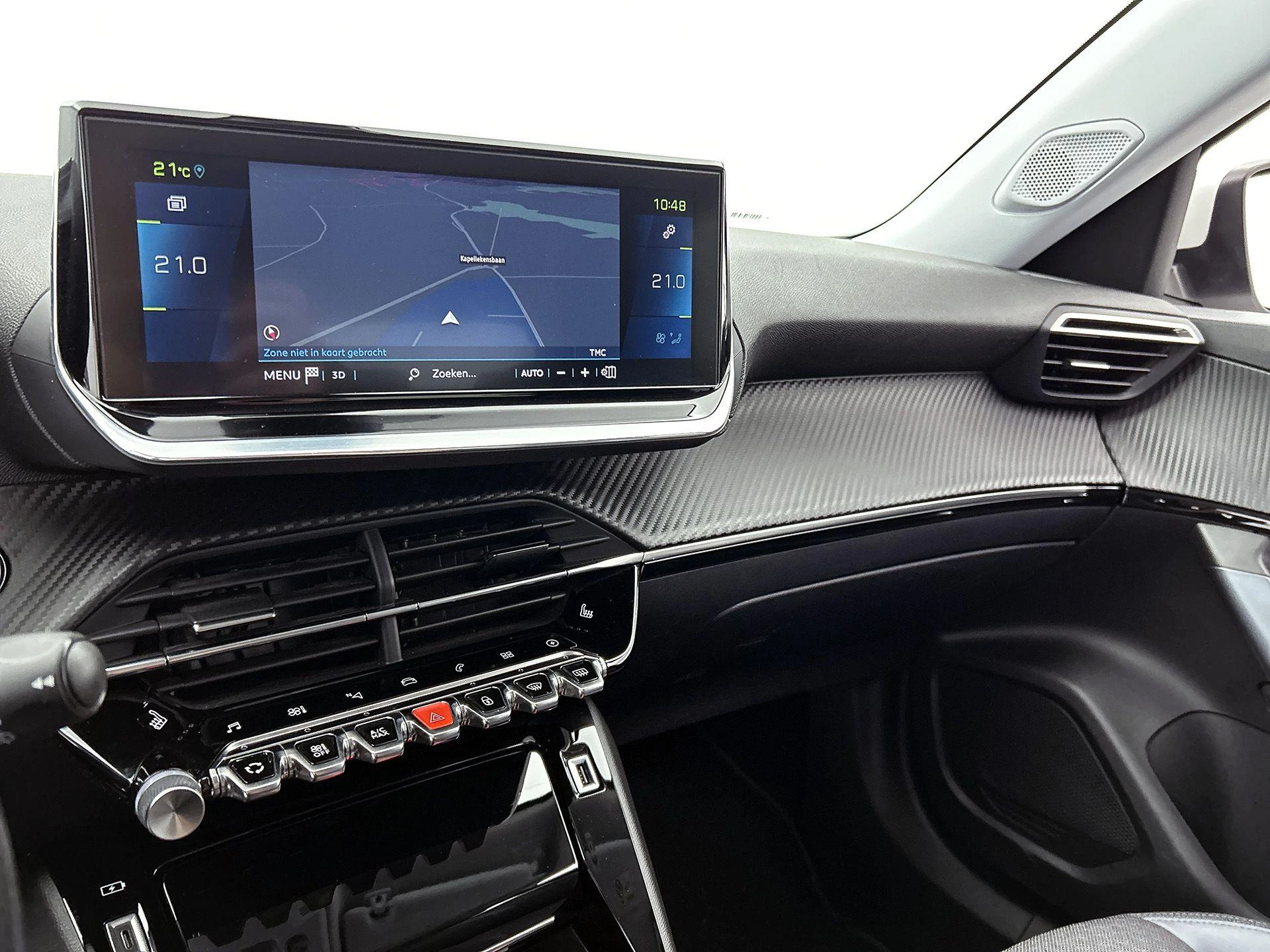 Peugeot-e-2008-image-6