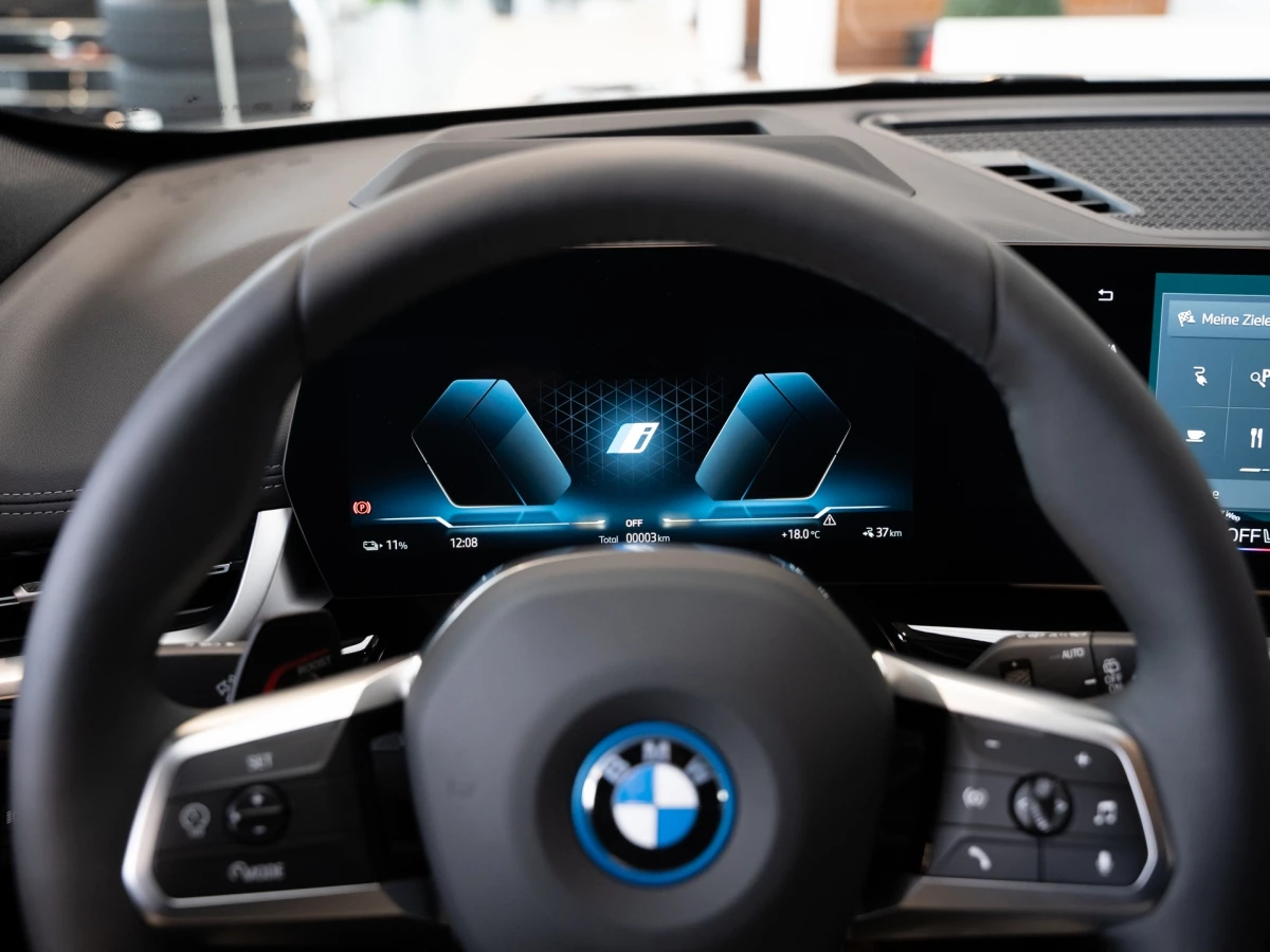 BMW-iX1-image-11