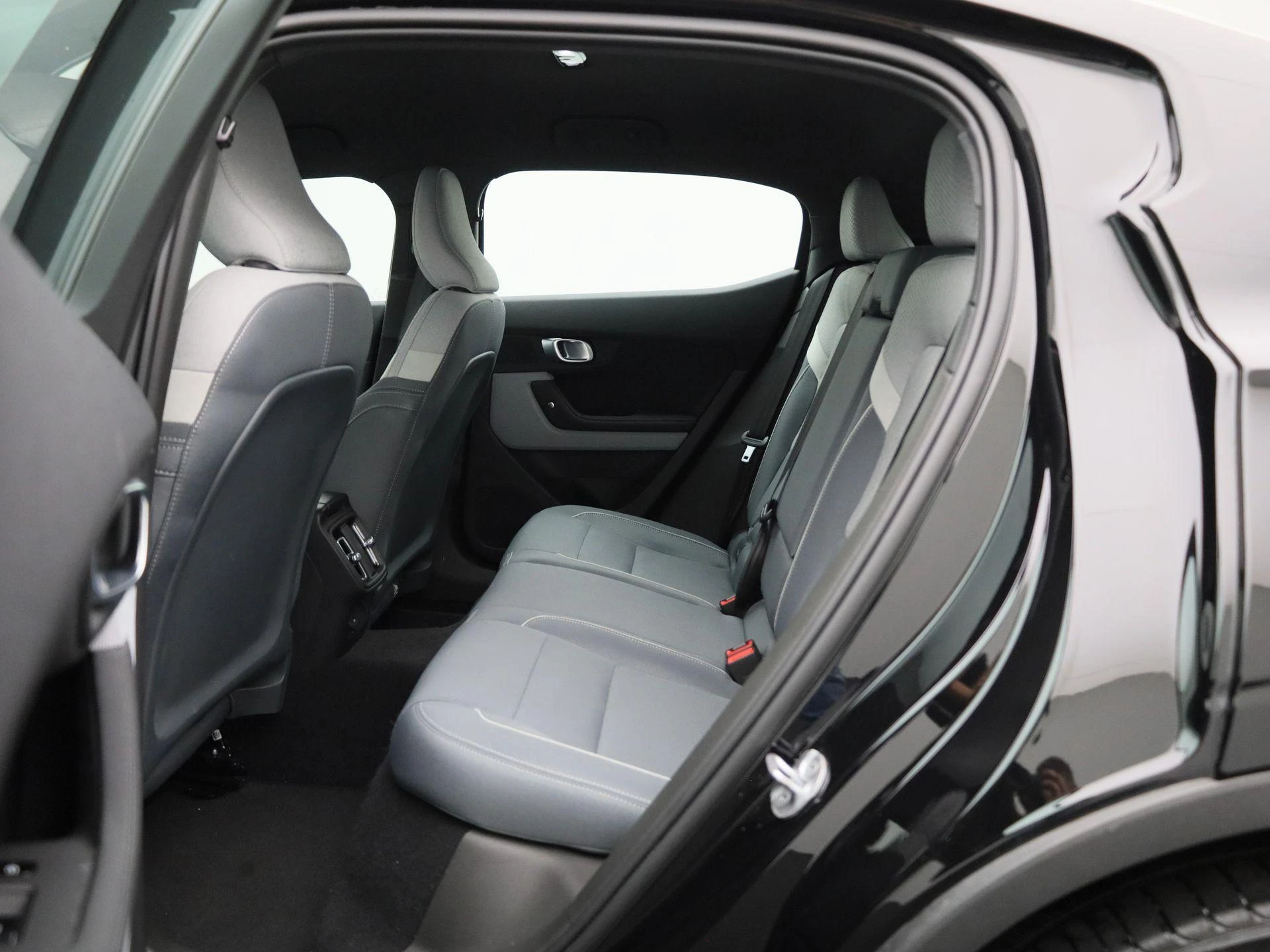 Polestar-2-image-10