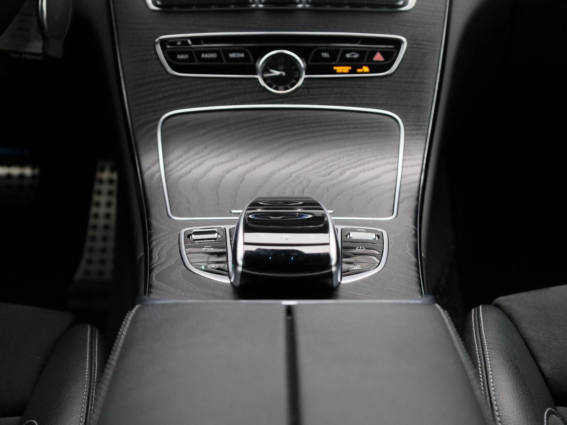 Mercedes-Benz-C-Klasse-image-8
