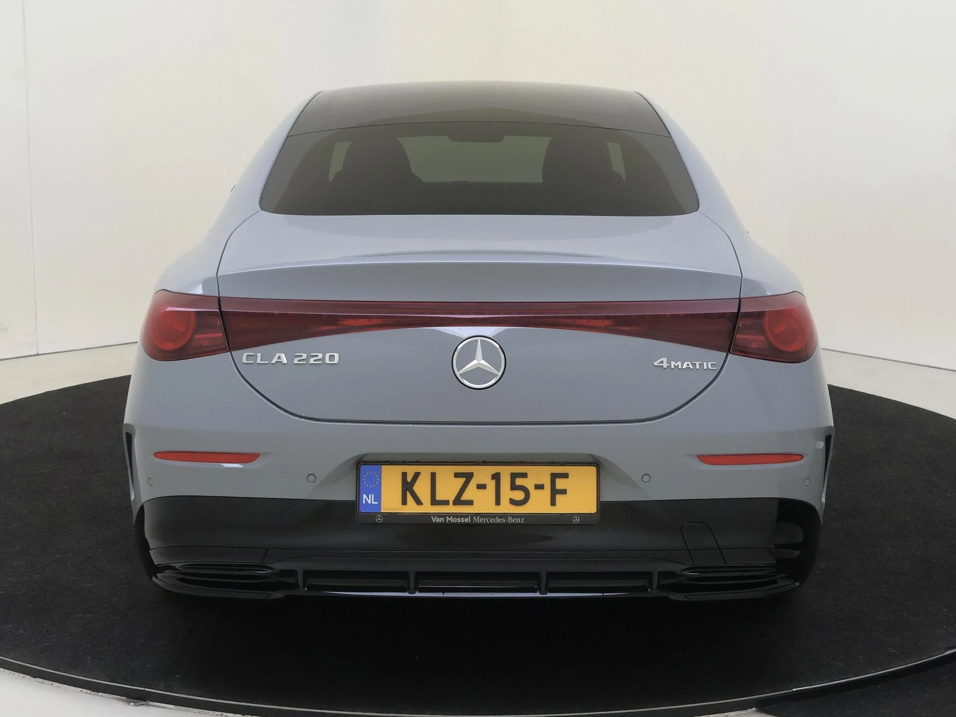 Mercedes-Benz-CLA-image-6