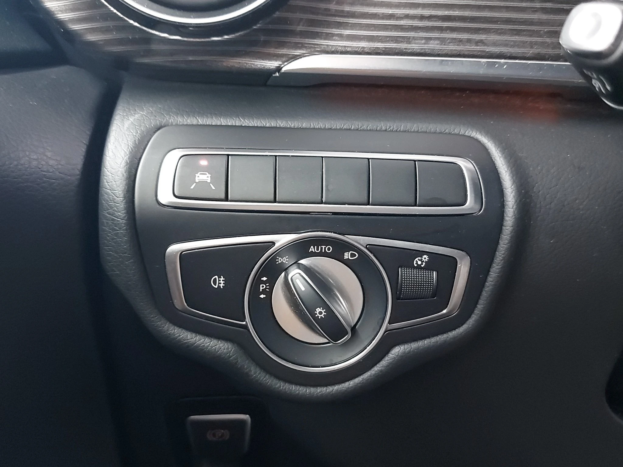 Mercedes-Benz-V-Klasse-image-18