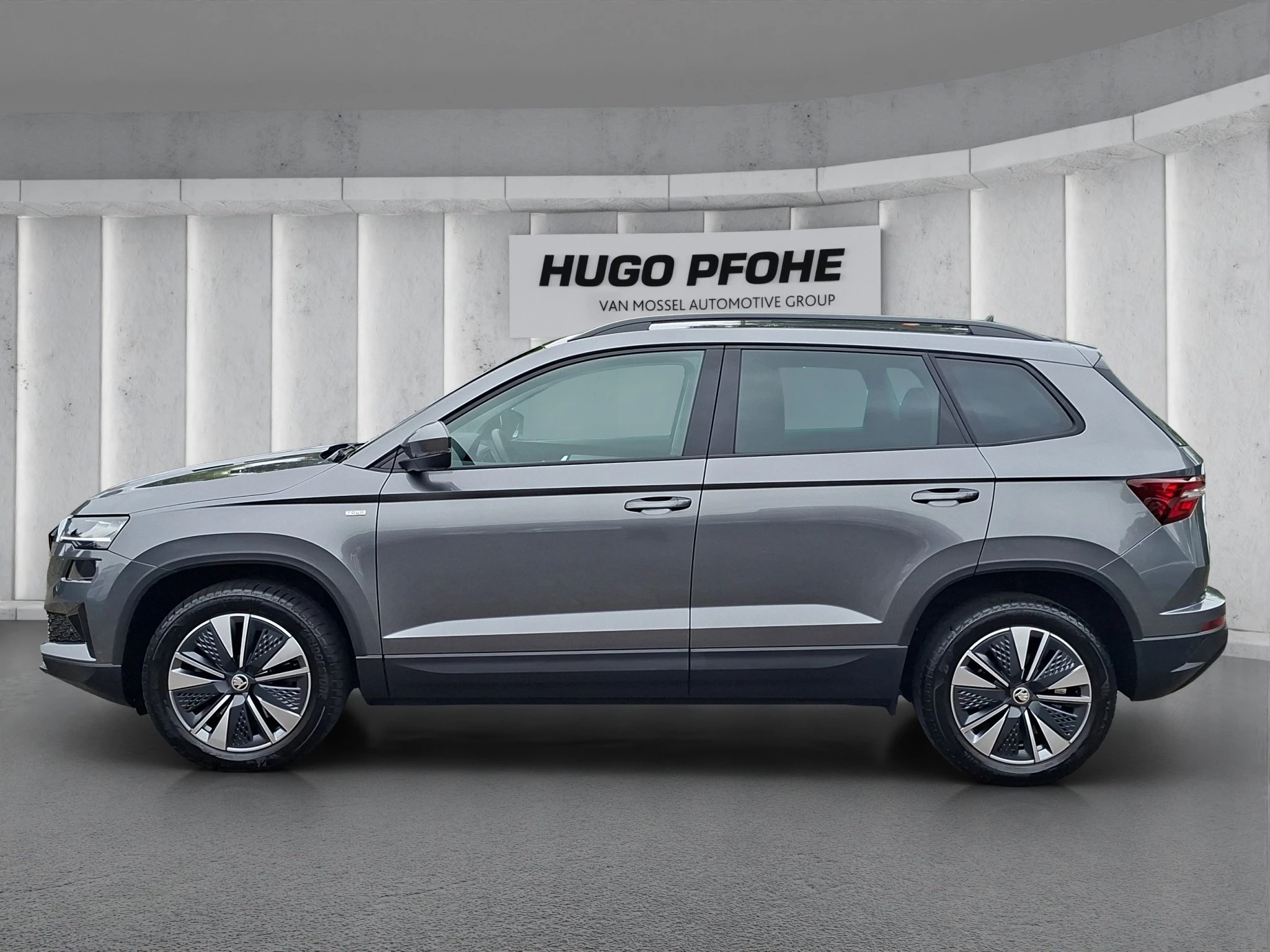 Škoda Karoq Tour 1.5 TSI ACT Aut. | LED | AHK | ACC | RFK | SHZ | LMF | Navi