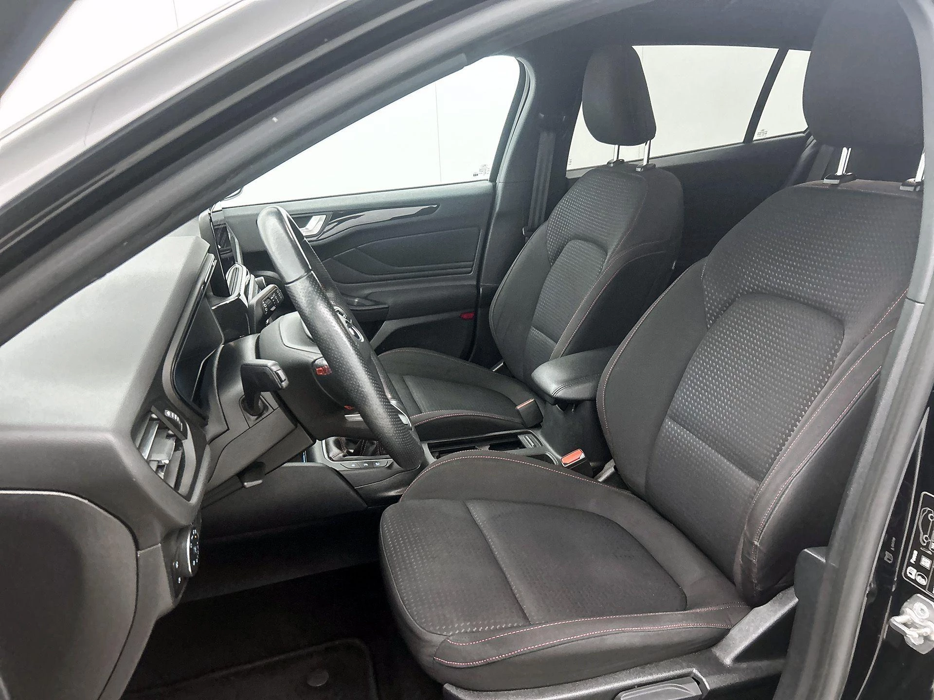 Ford Focus Wagon 1.0 EcoBoost ST Line Business