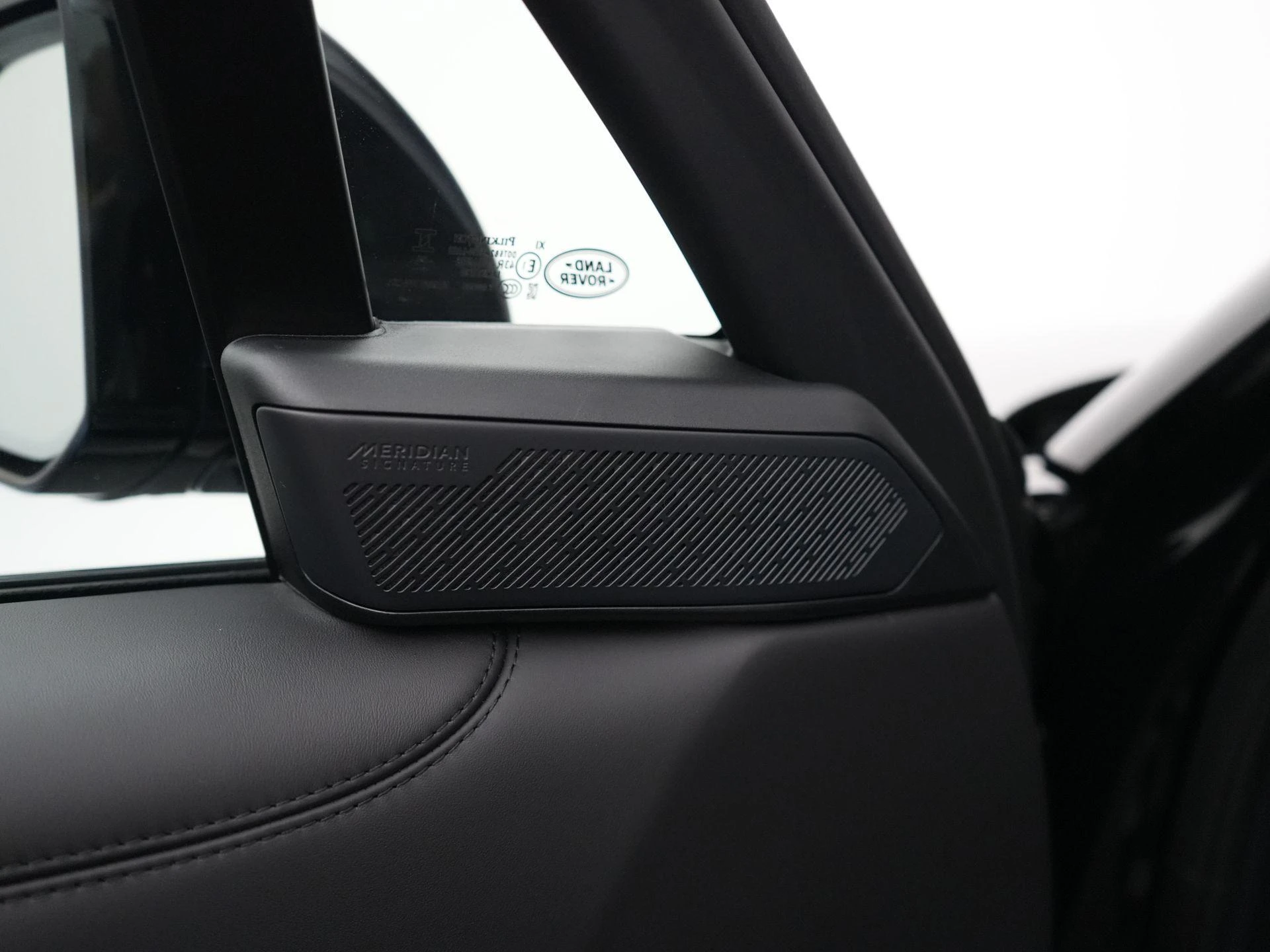 Land Rover-Range Rover-image-38