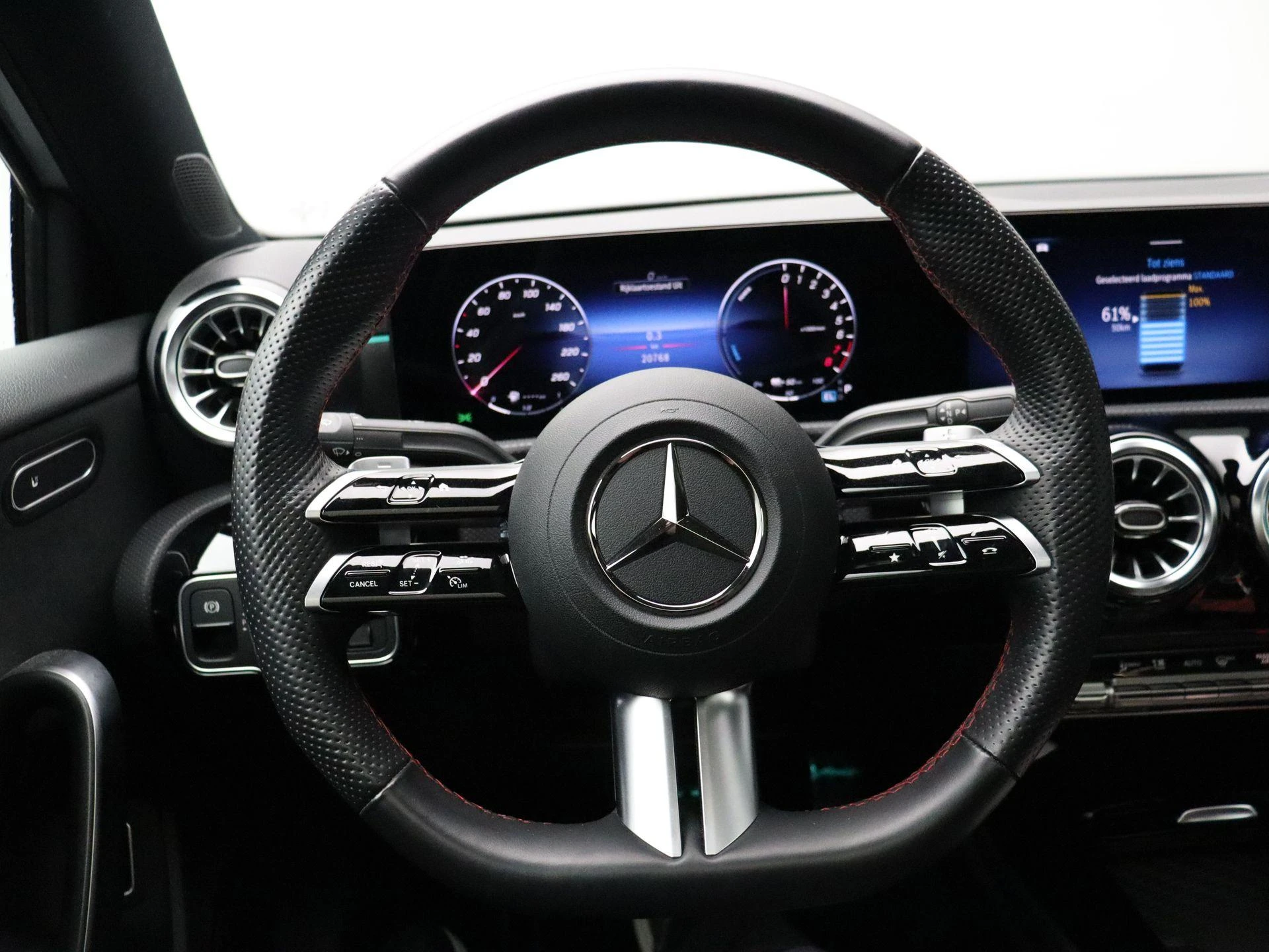 Mercedes-Benz-Classe A-image-16