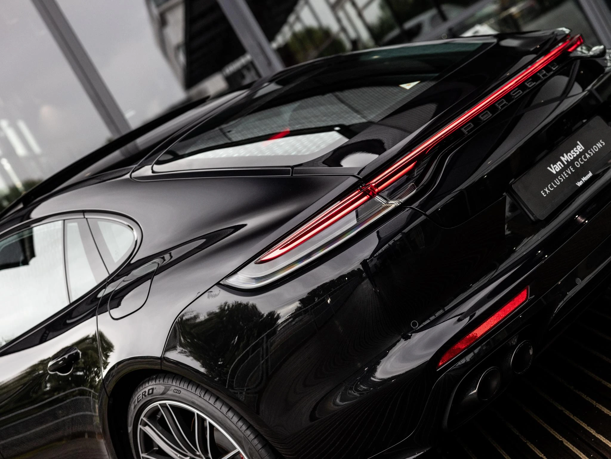 Porsche-Panamera-image-46