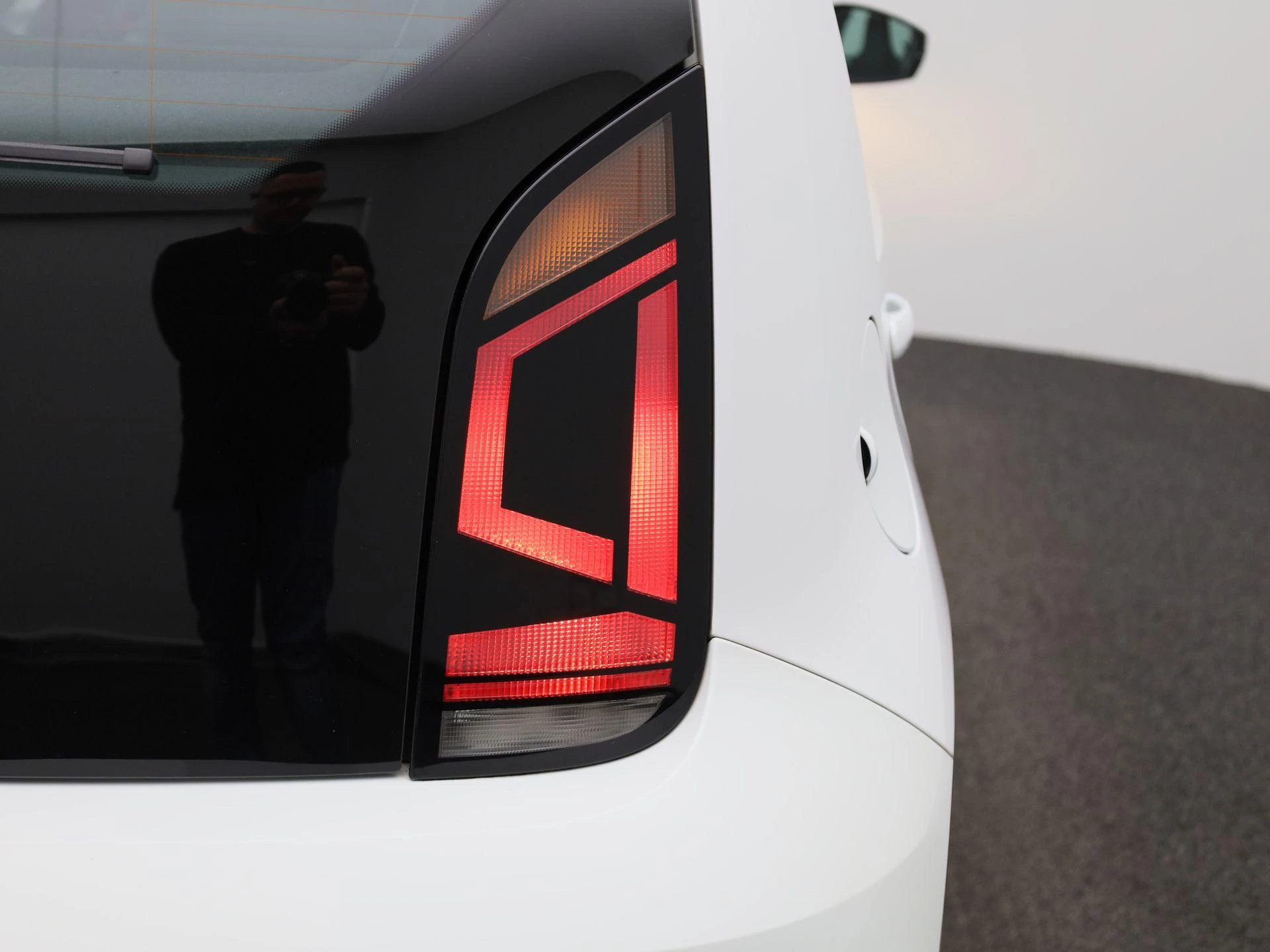 Volkswagen-up!-image-27