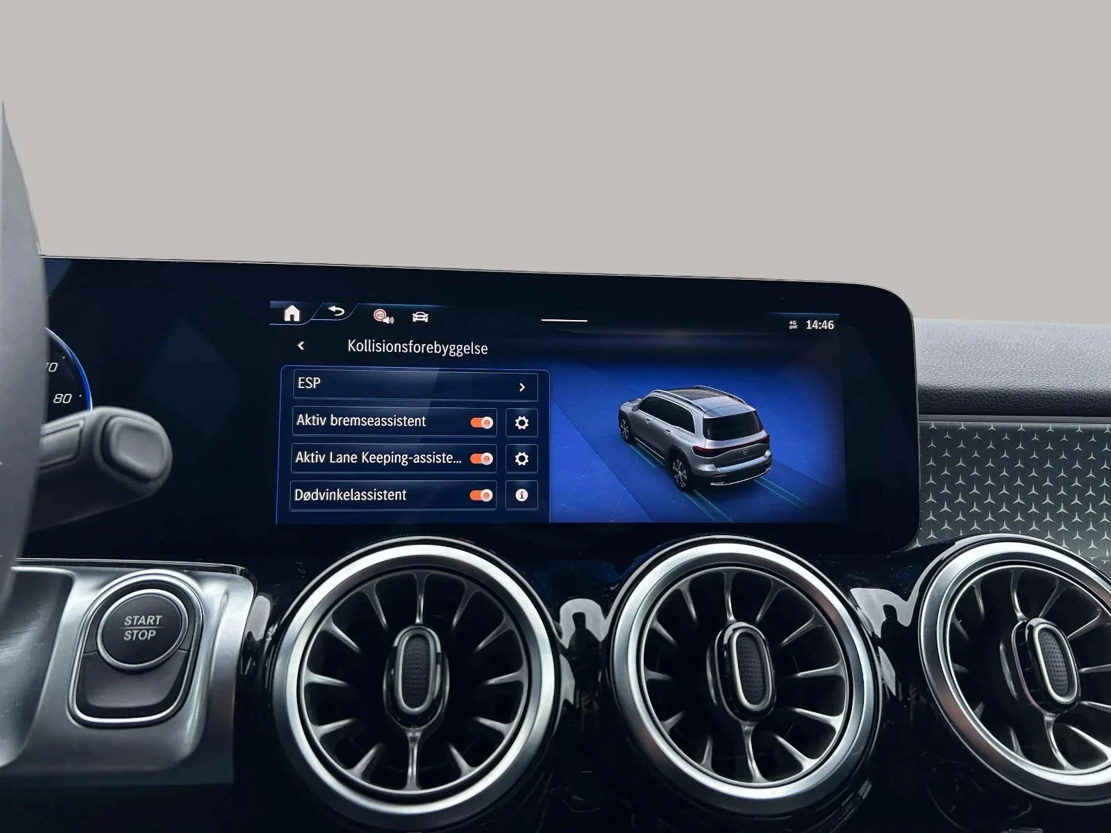 Mercedes-Benz-EQB-image-19