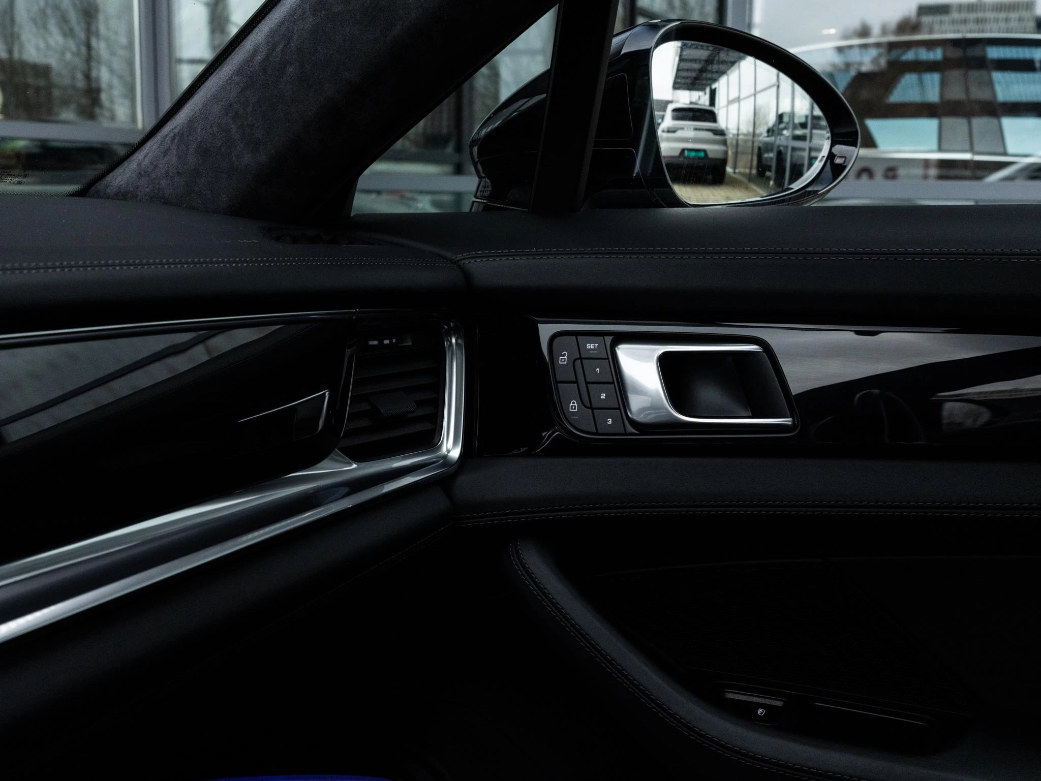 Porsche-Panamera-image-48