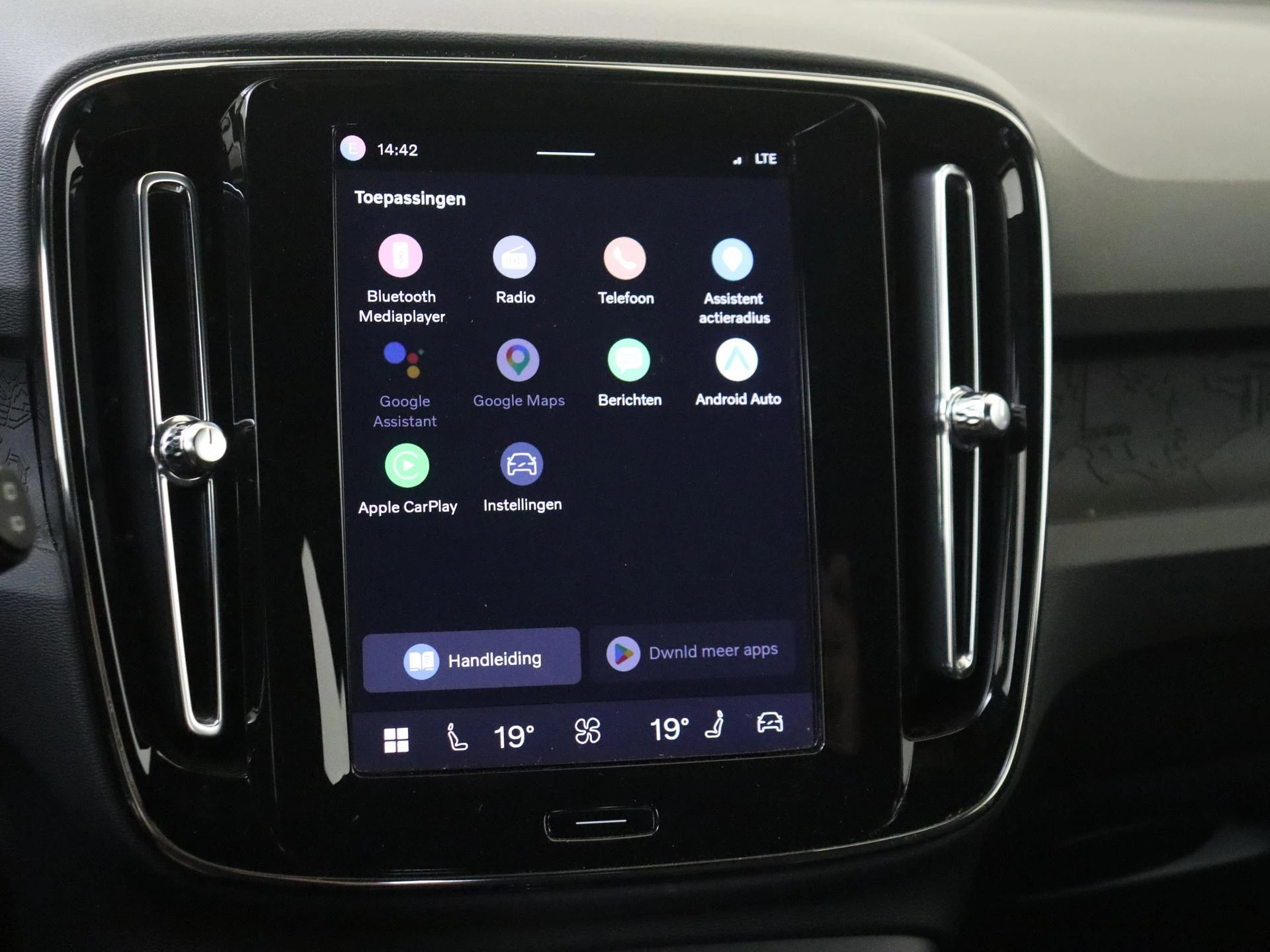 Volvo-XC40-image-16