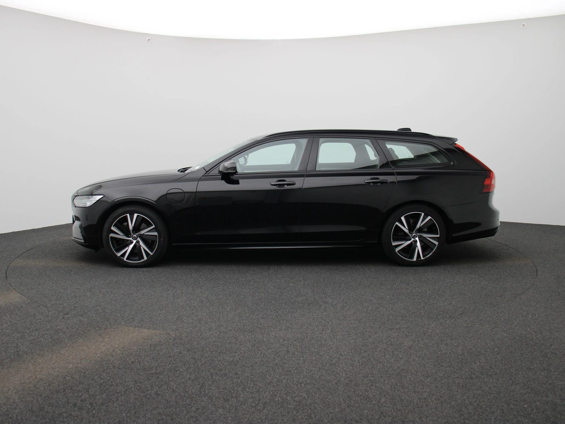 Volvo-V90-image-3