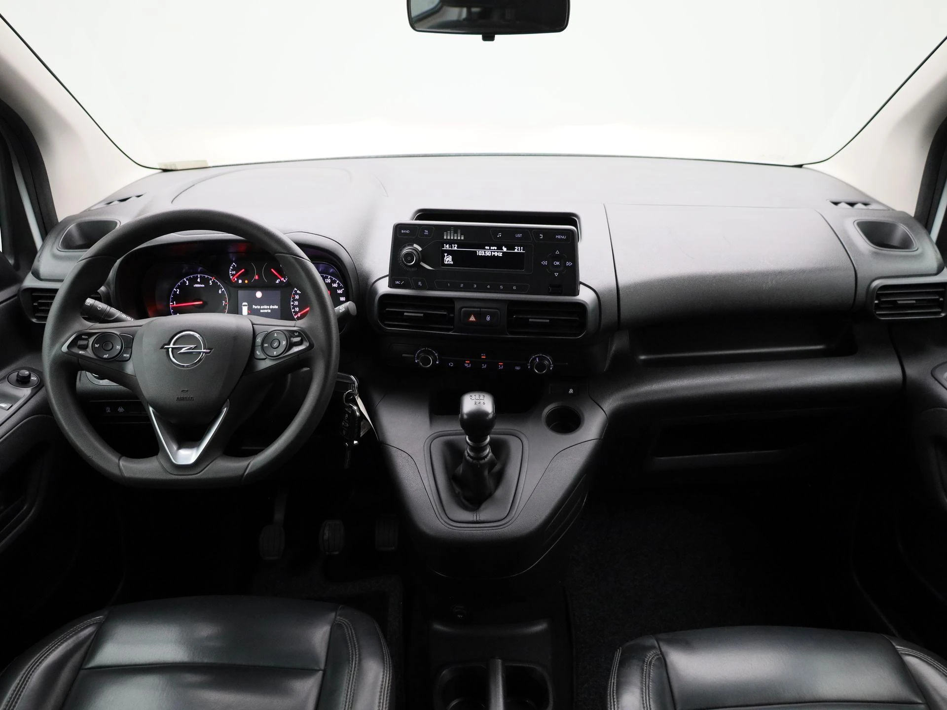Opel-Combo Life-image-29