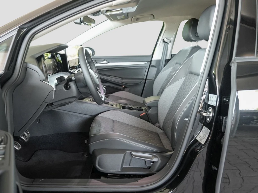 Volkswagen-Golf-image-18