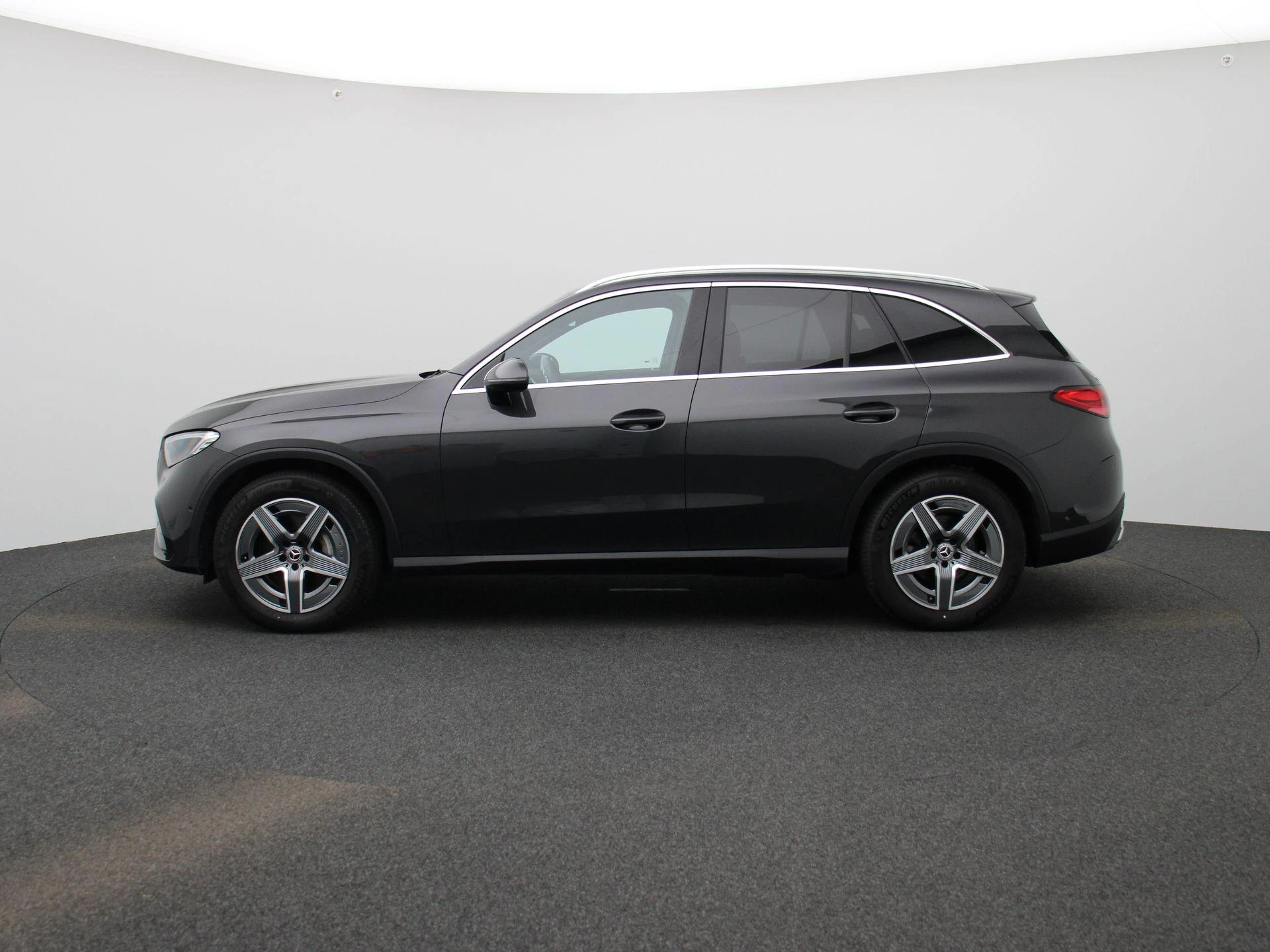 Mercedes-Benz-GLC-image-3