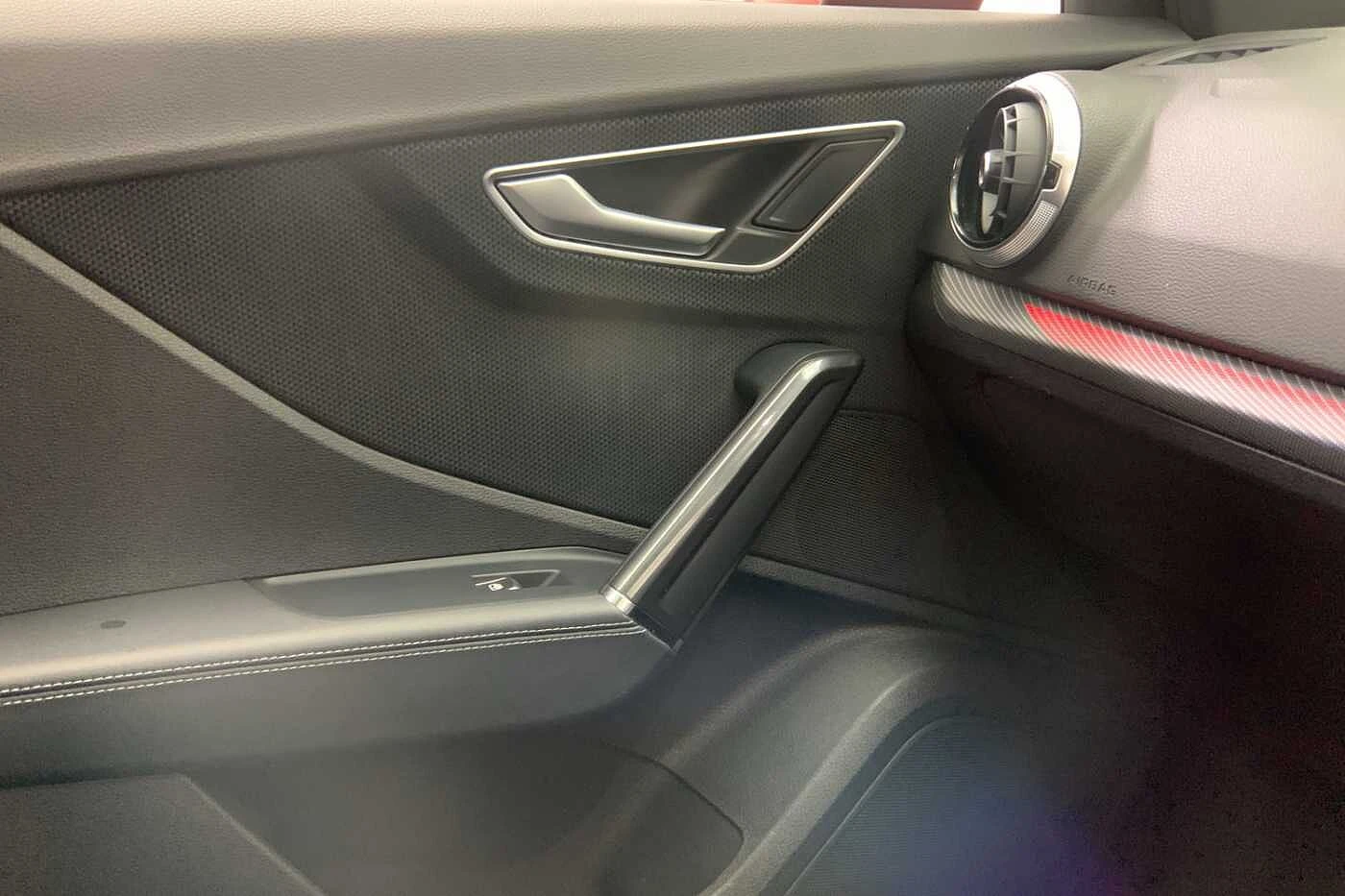 Audi-SQ2-image-28