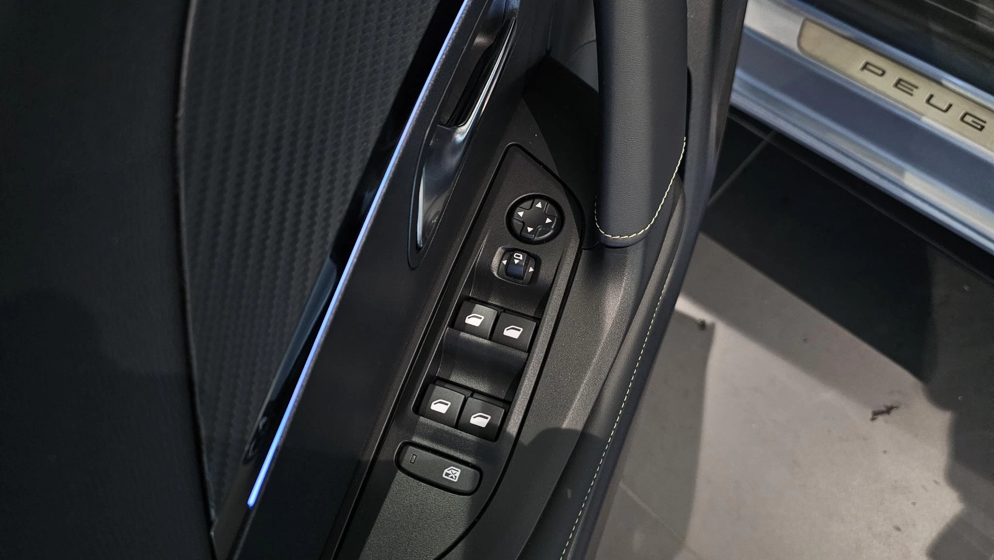 Peugeot e-2008 EV GT Avantage 54 kWh