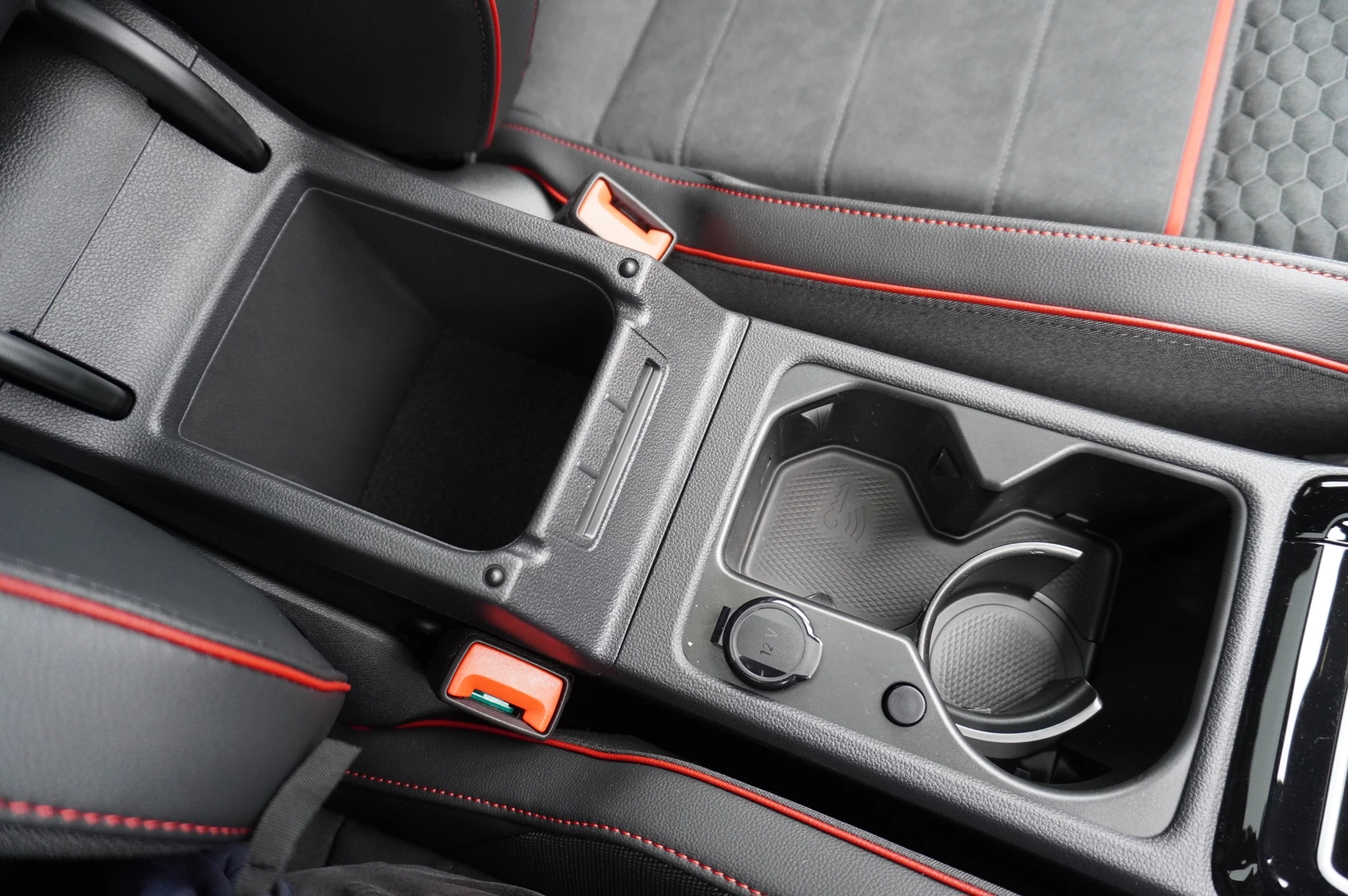 Volkswagen-Golf-image-41