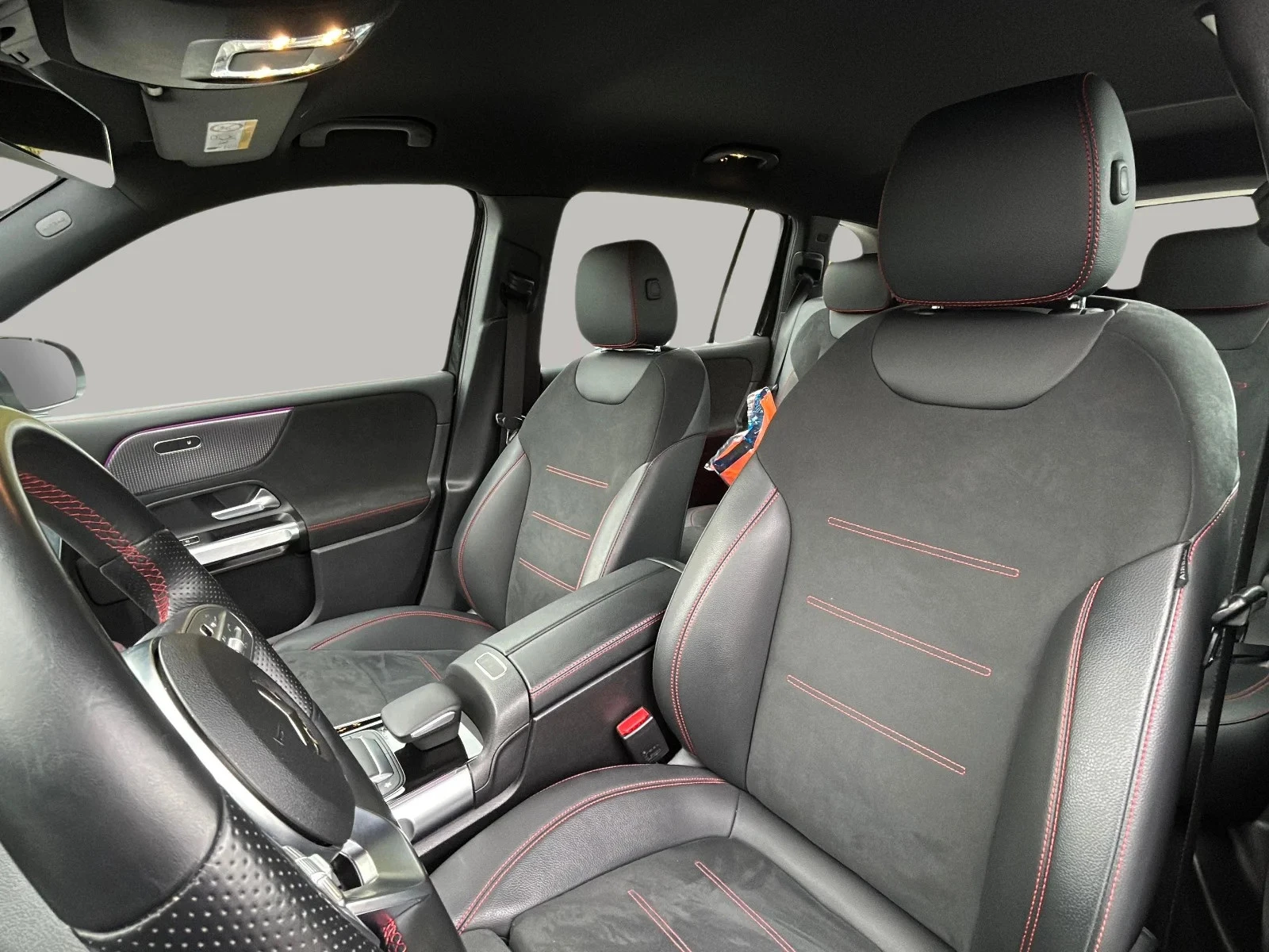 Mercedes-Benz-EQB-image-10