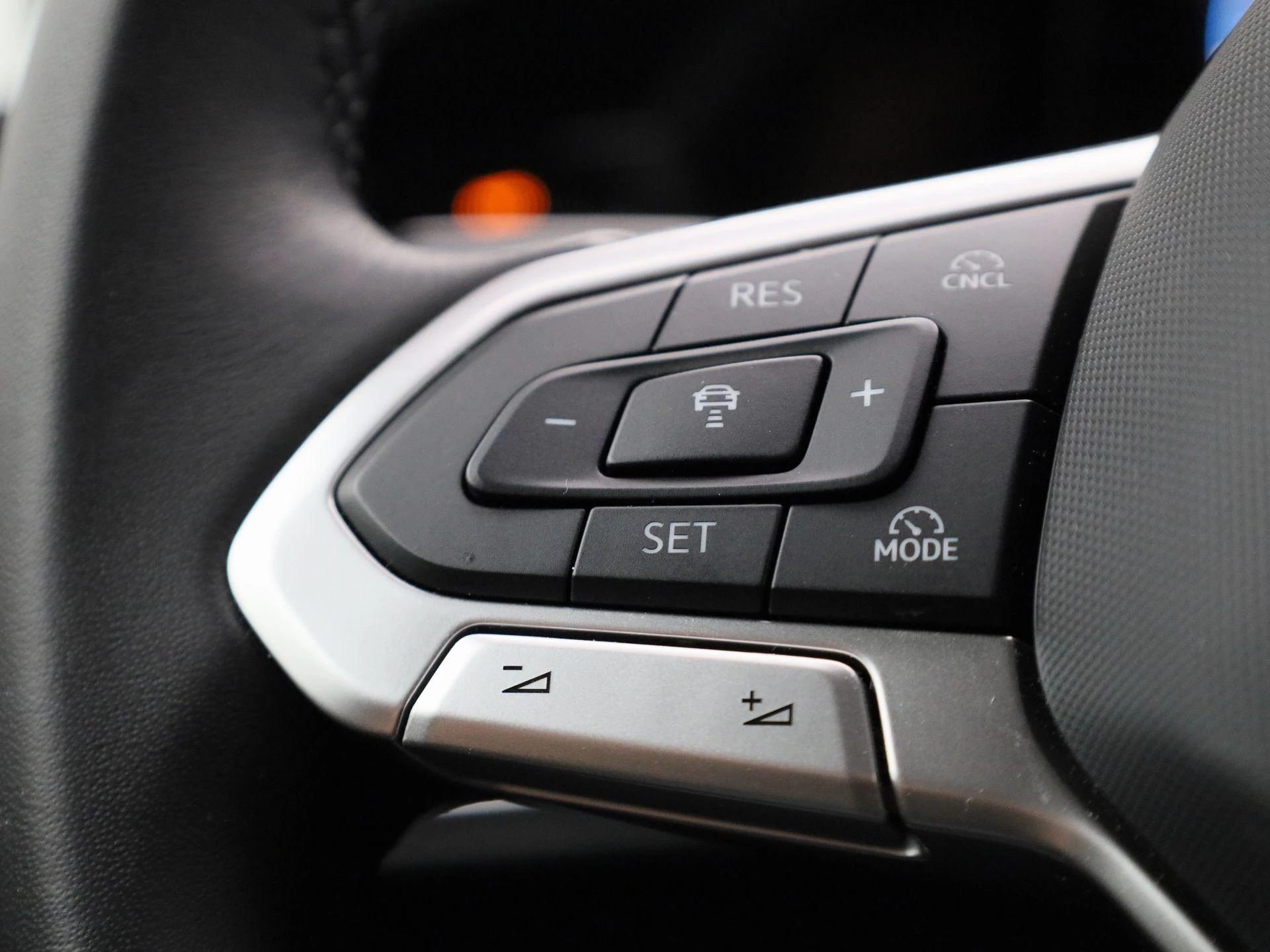 Volkswagen-Golf-image-16