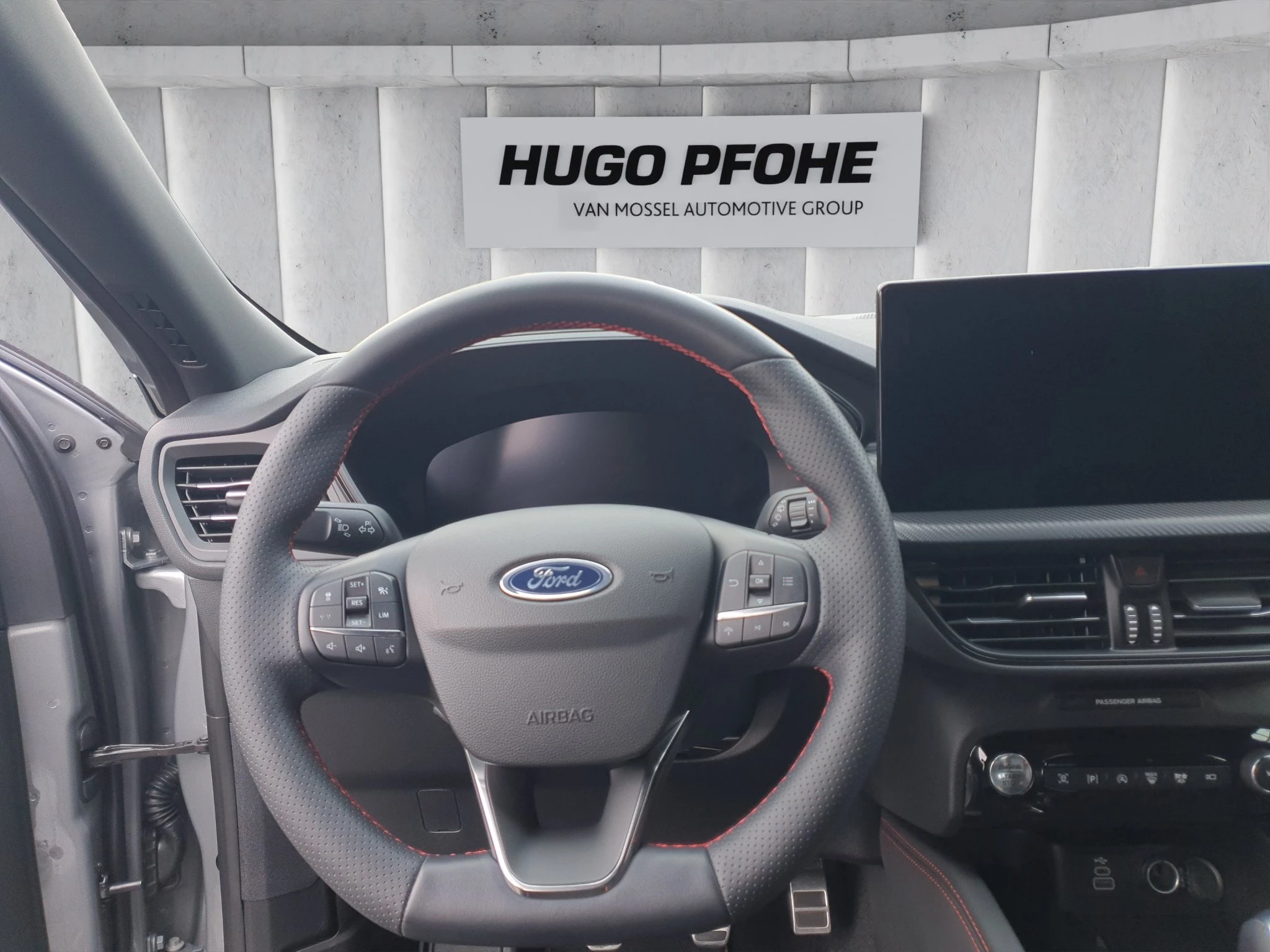 Ford Kuga ST-Line X*PANO*AHK*LED-MATRIX*360GRAD*ACC*NAVI*SOUND-SYS.