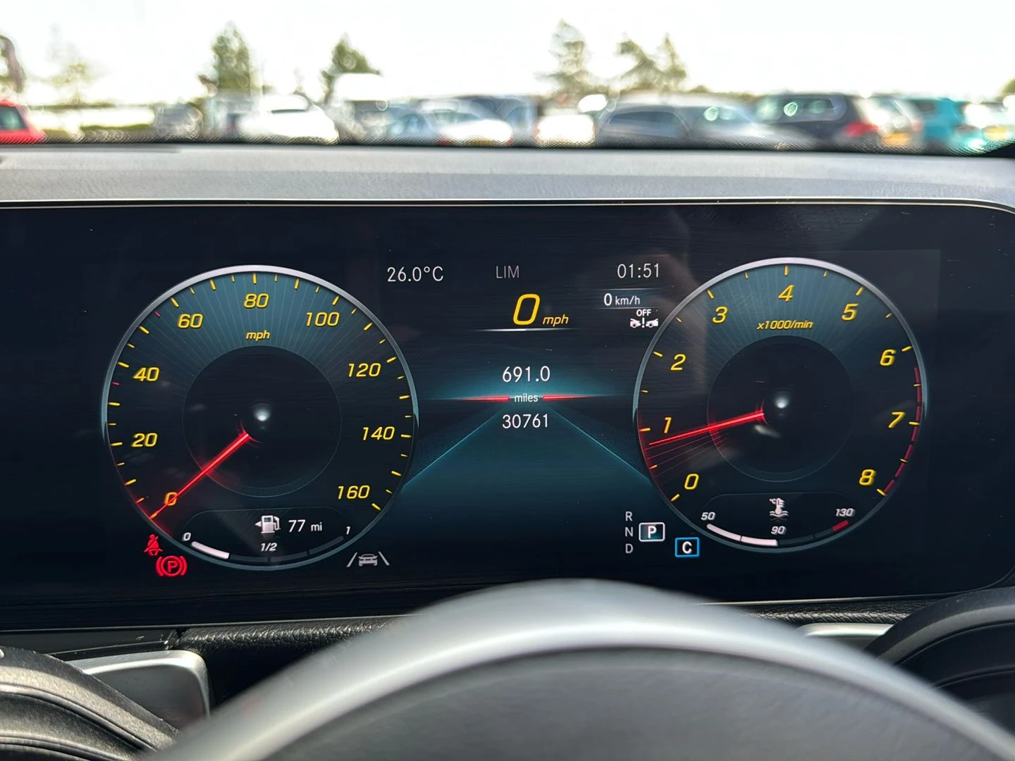 Mercedes-Benz-GLB-image-12