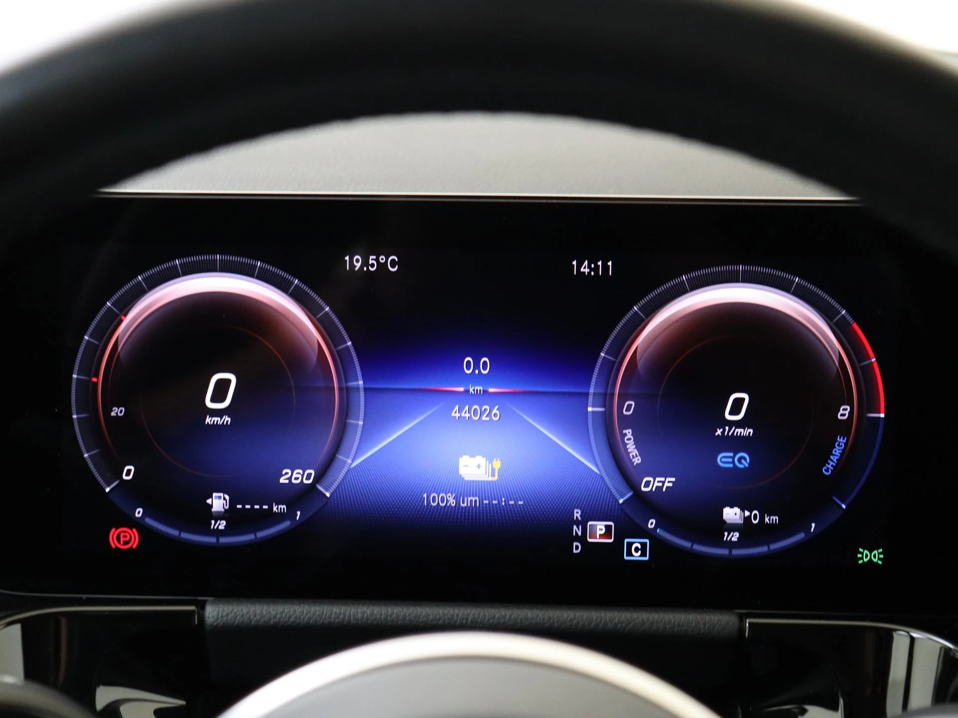 Mercedes-Benz-GLA-image-11