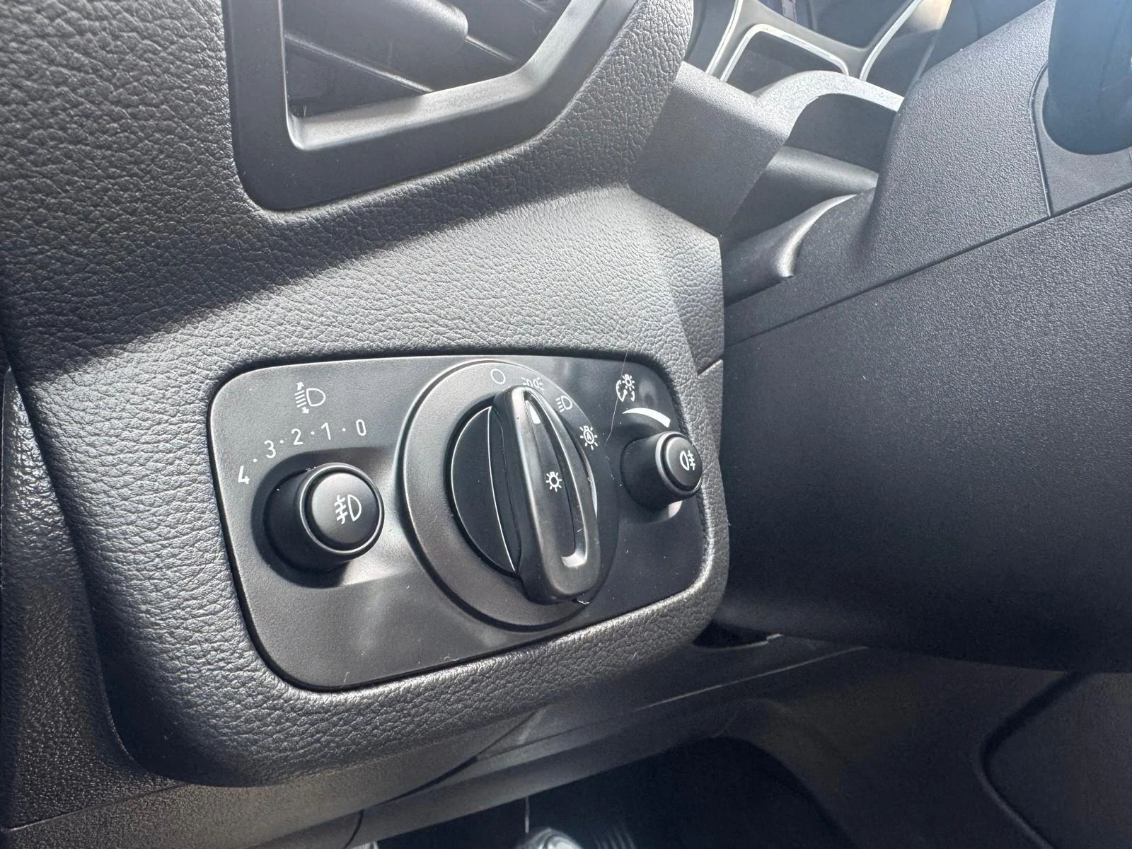 Ford-C-MAX-image-21