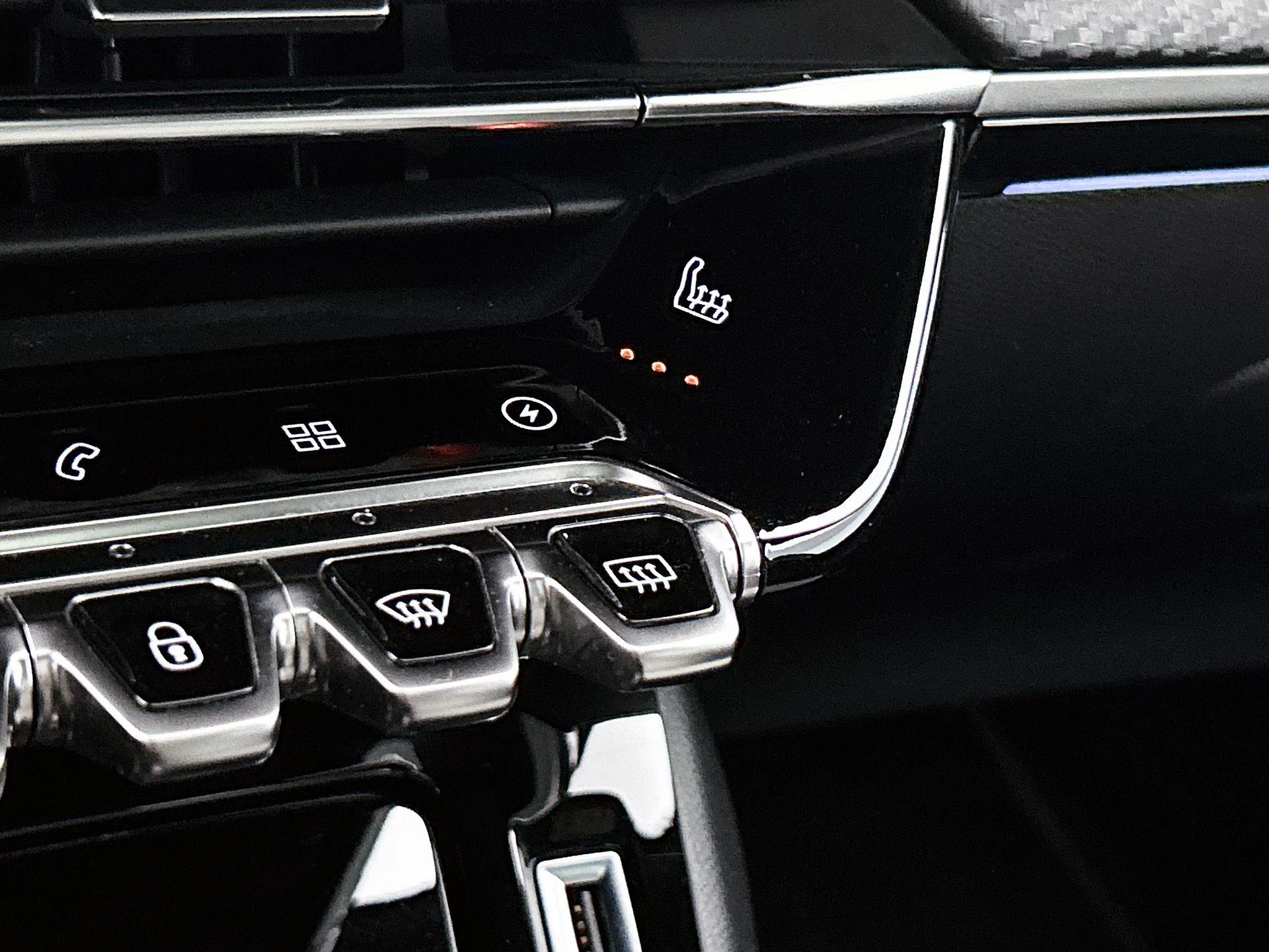 Peugeot-e-2008-image-7