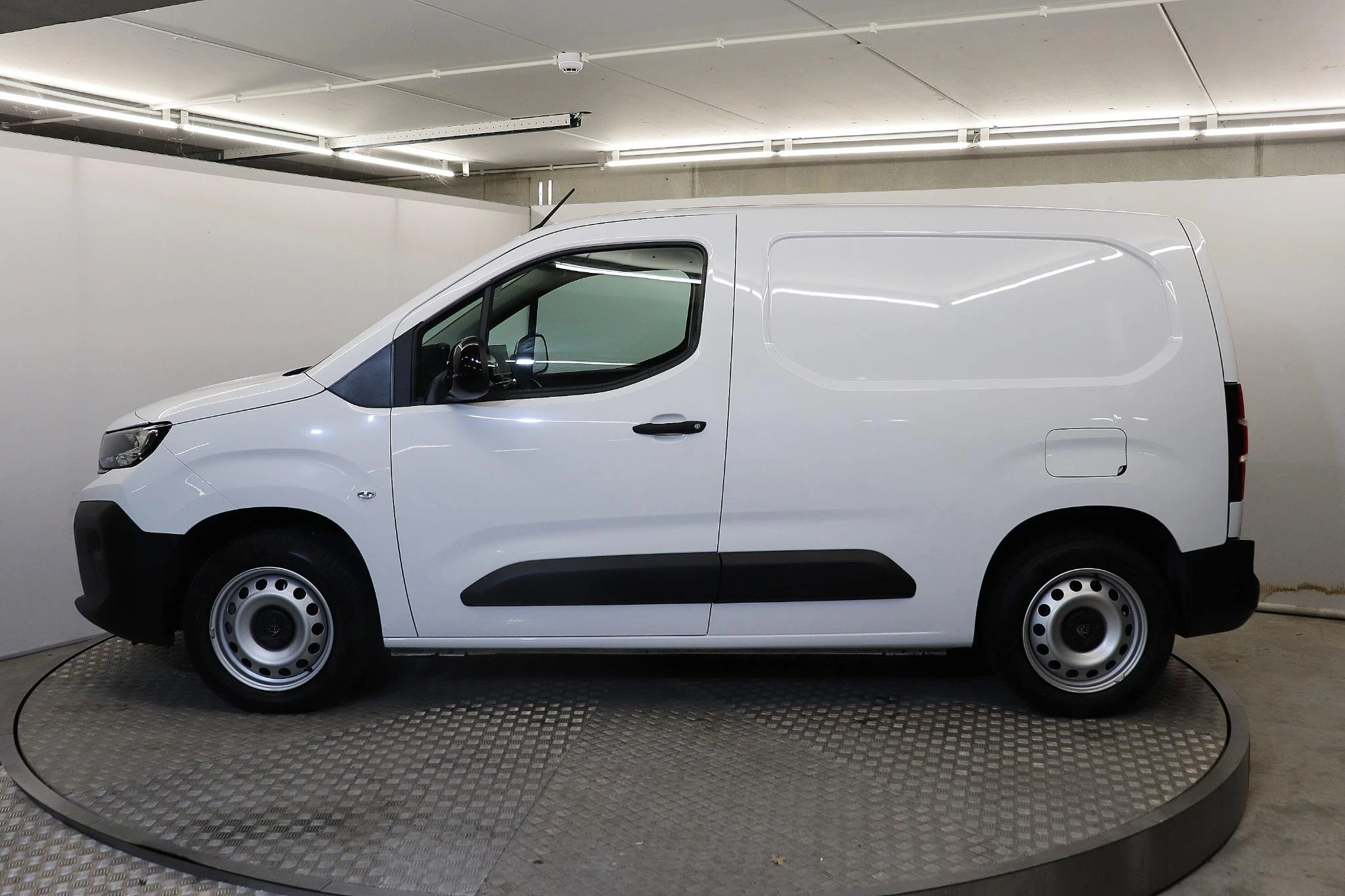 Peugeot Partner Peugeot Partner 1.5 BlueHDi L1 Light 96kW EAT8