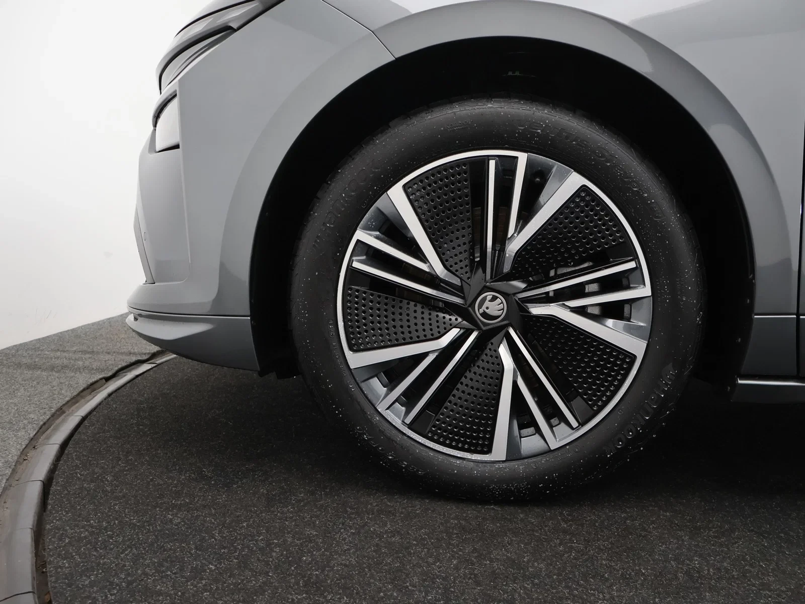 Škoda Enyaq Coupe 85 Corporate 82kWh 210kW (285pk) DEMO