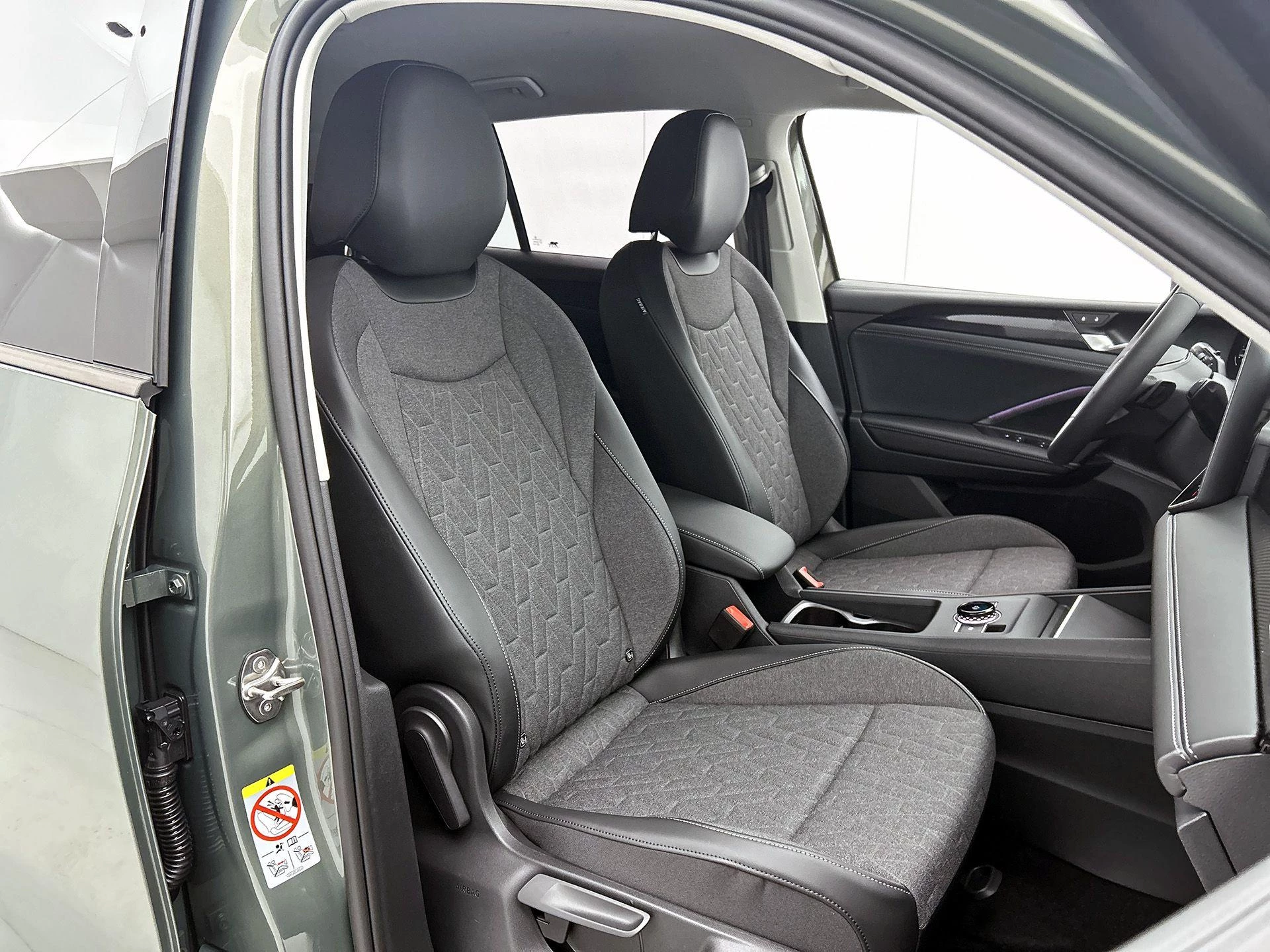 Volkswagen-Tiguan-image-37