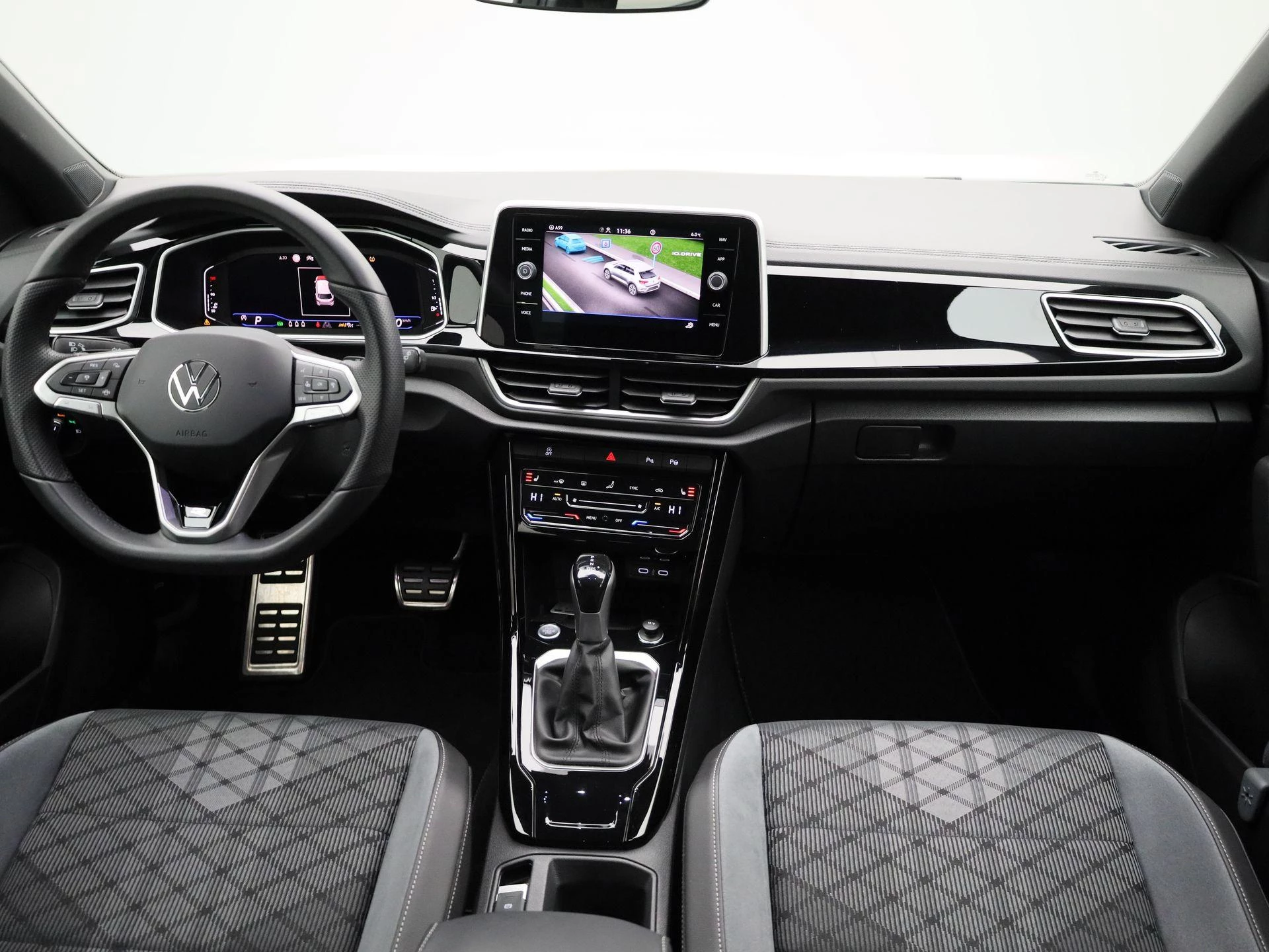 Volkswagen-T-Roc-image-34