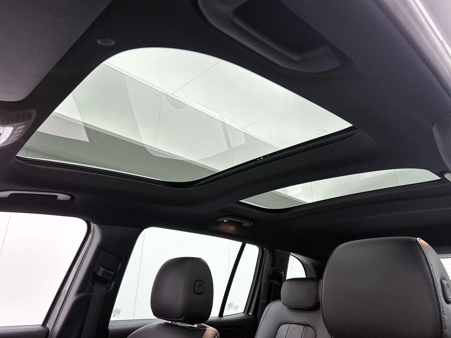Mercedes-Benz-GLB-image-39